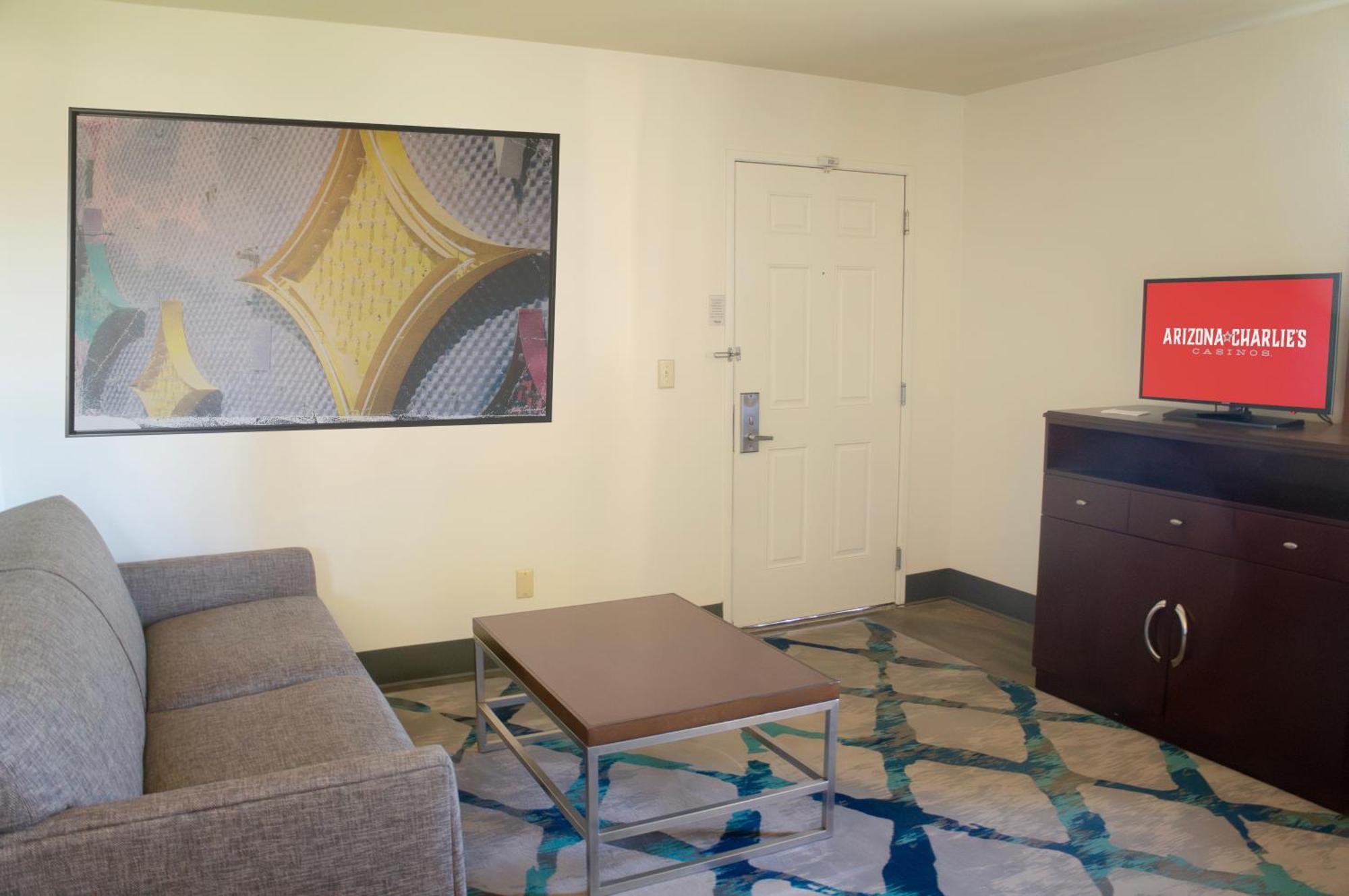 Deluxe Suite One King One Double Bed