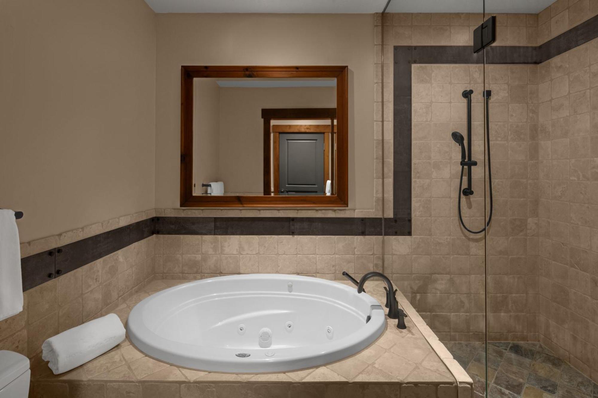 Governors 2 Bedroom Suite Mountain or Golf view Fireplace