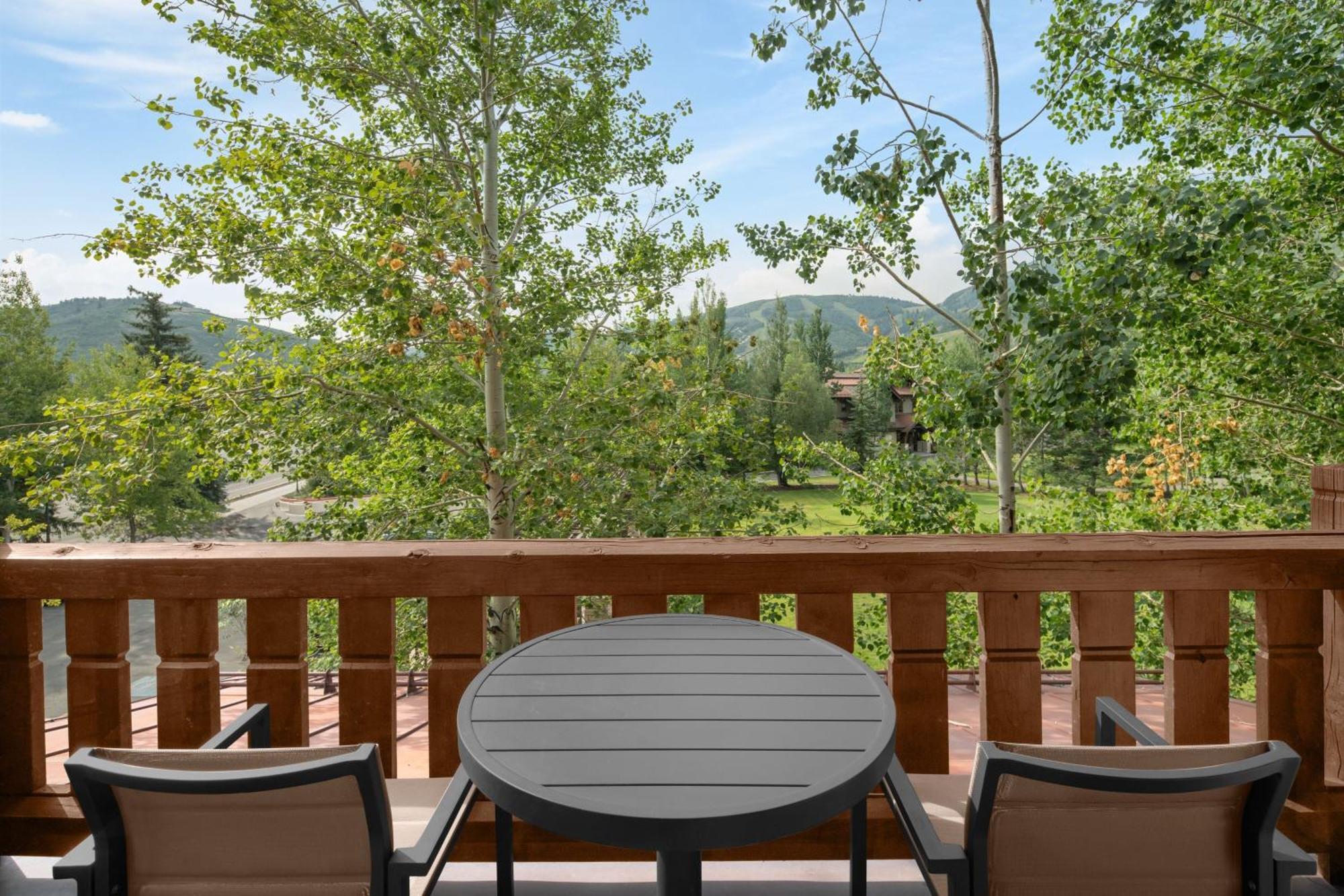 Governors 2 Bedroom Suite Mountain or Golf view Fireplace