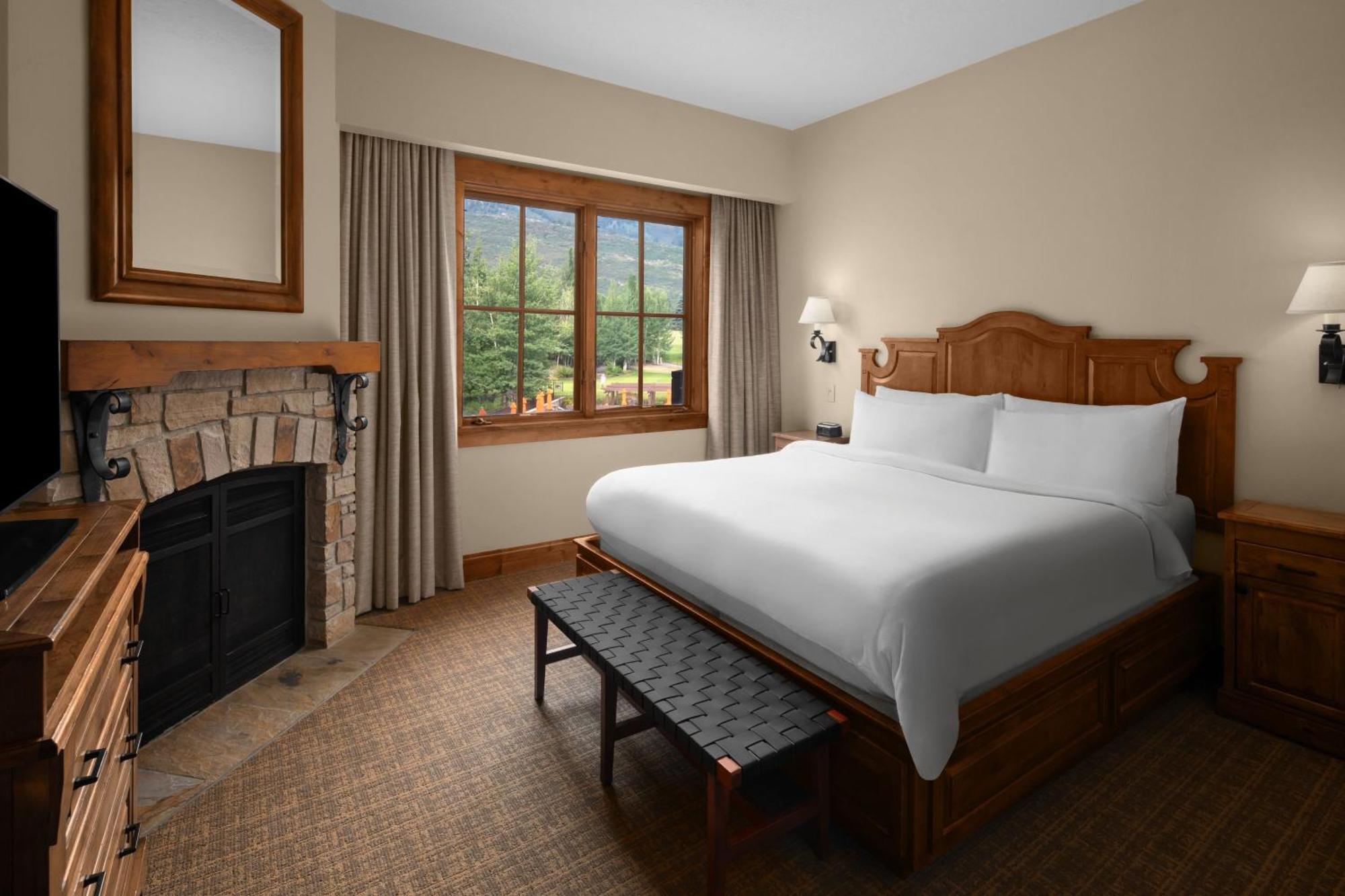 Governors 2 Bedroom Suite Mountain or Golf view Fireplace