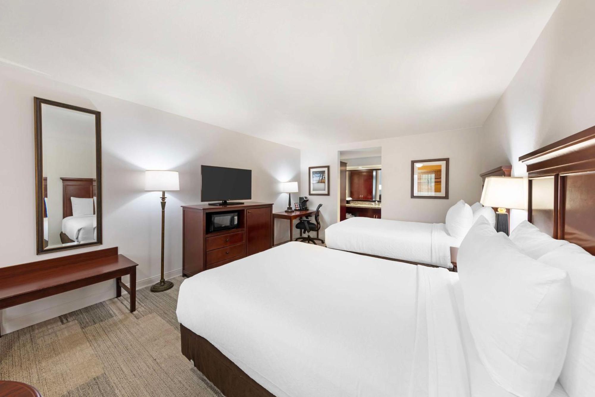 Queen Room Two Queen Beds Non-Smoking or Exterior Entrance