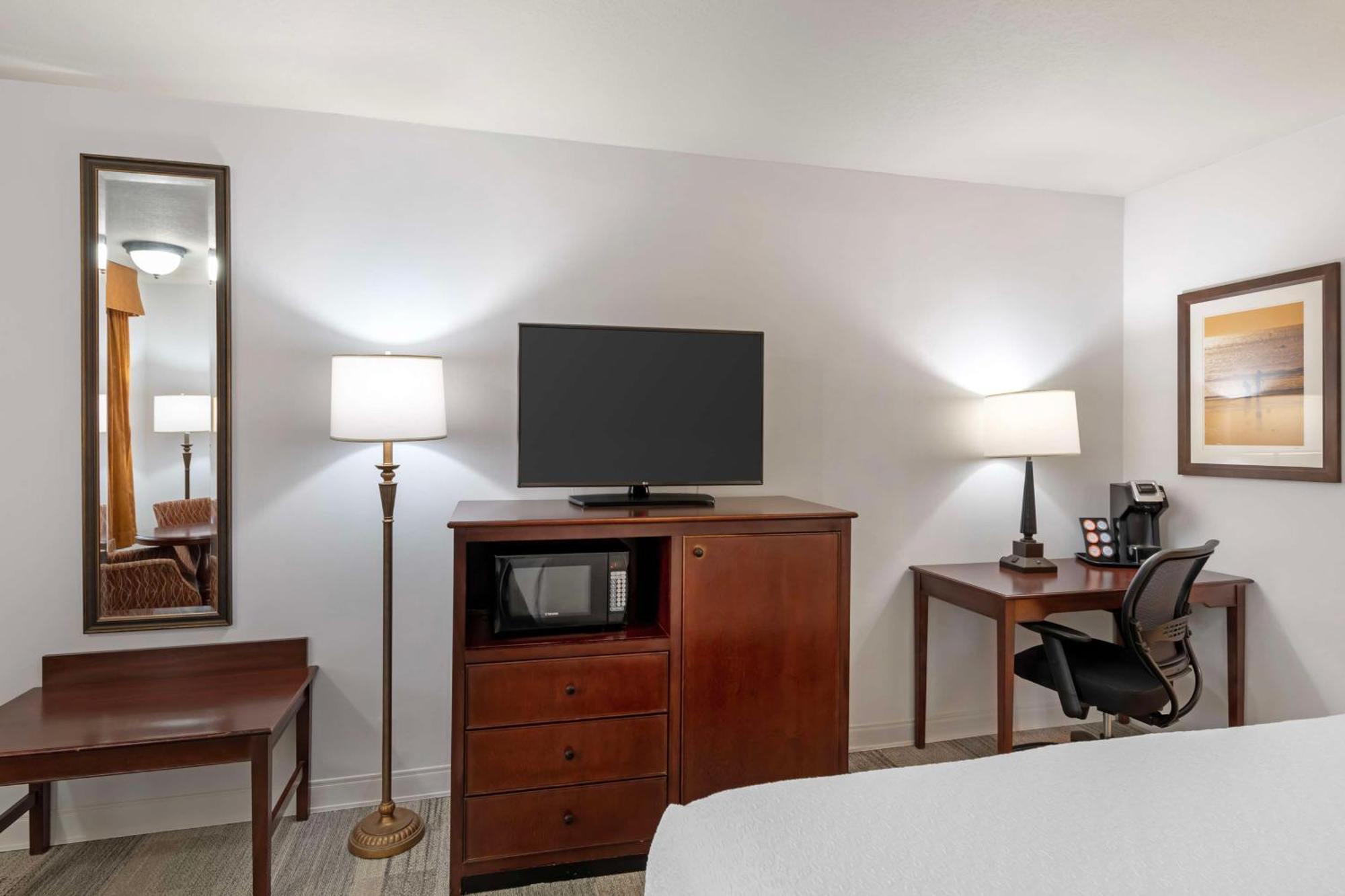 King Room Exterior Room or Non-Smoking