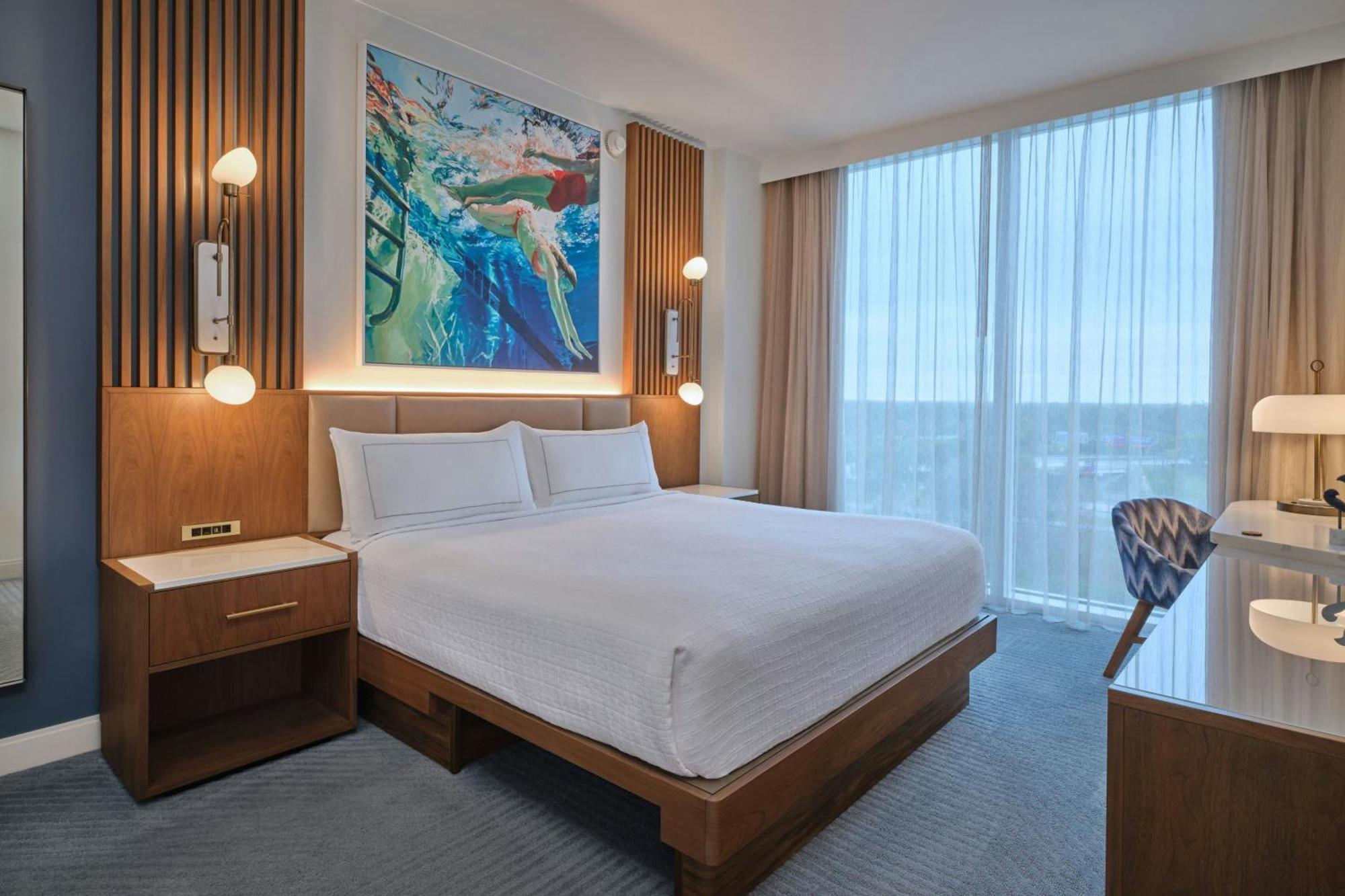 Signature Pool View Suite 1 King Sofa bed Includes Early Entry To Disney Theme Parks