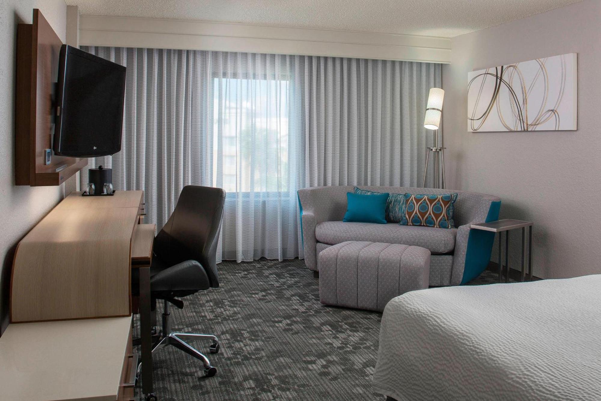 King Room Sofa Bed Pool View