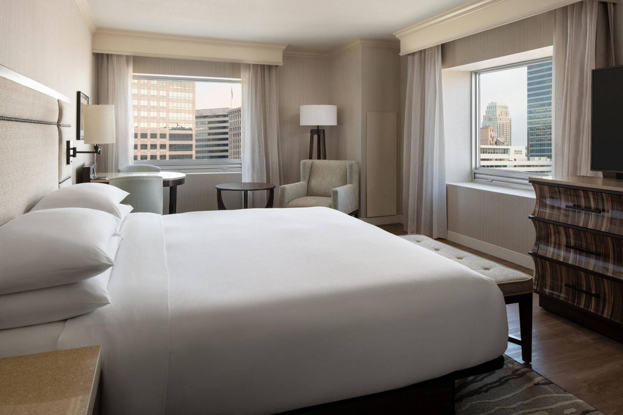 Corner King Room