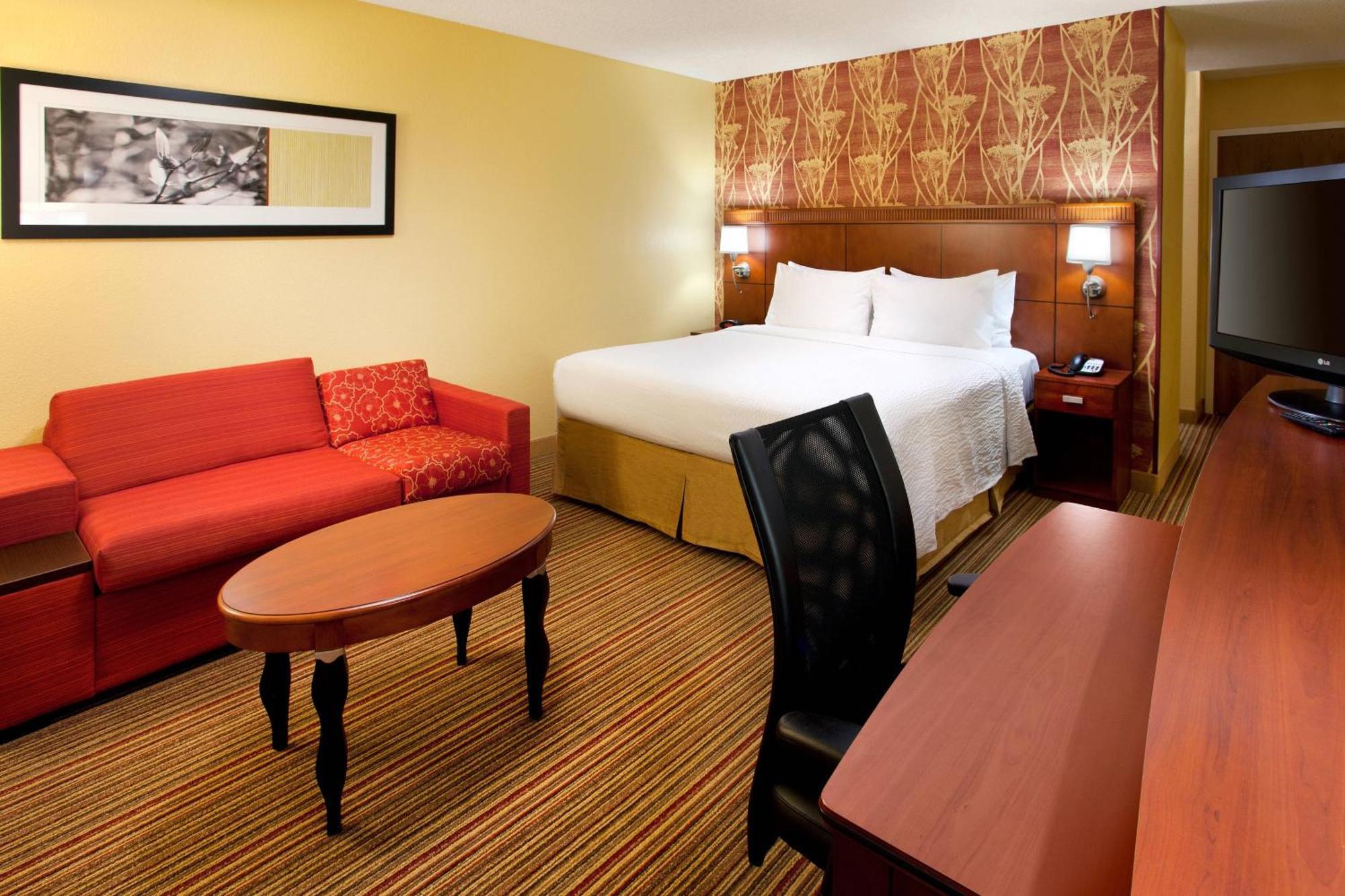 King Room Sofa Bed Pool View