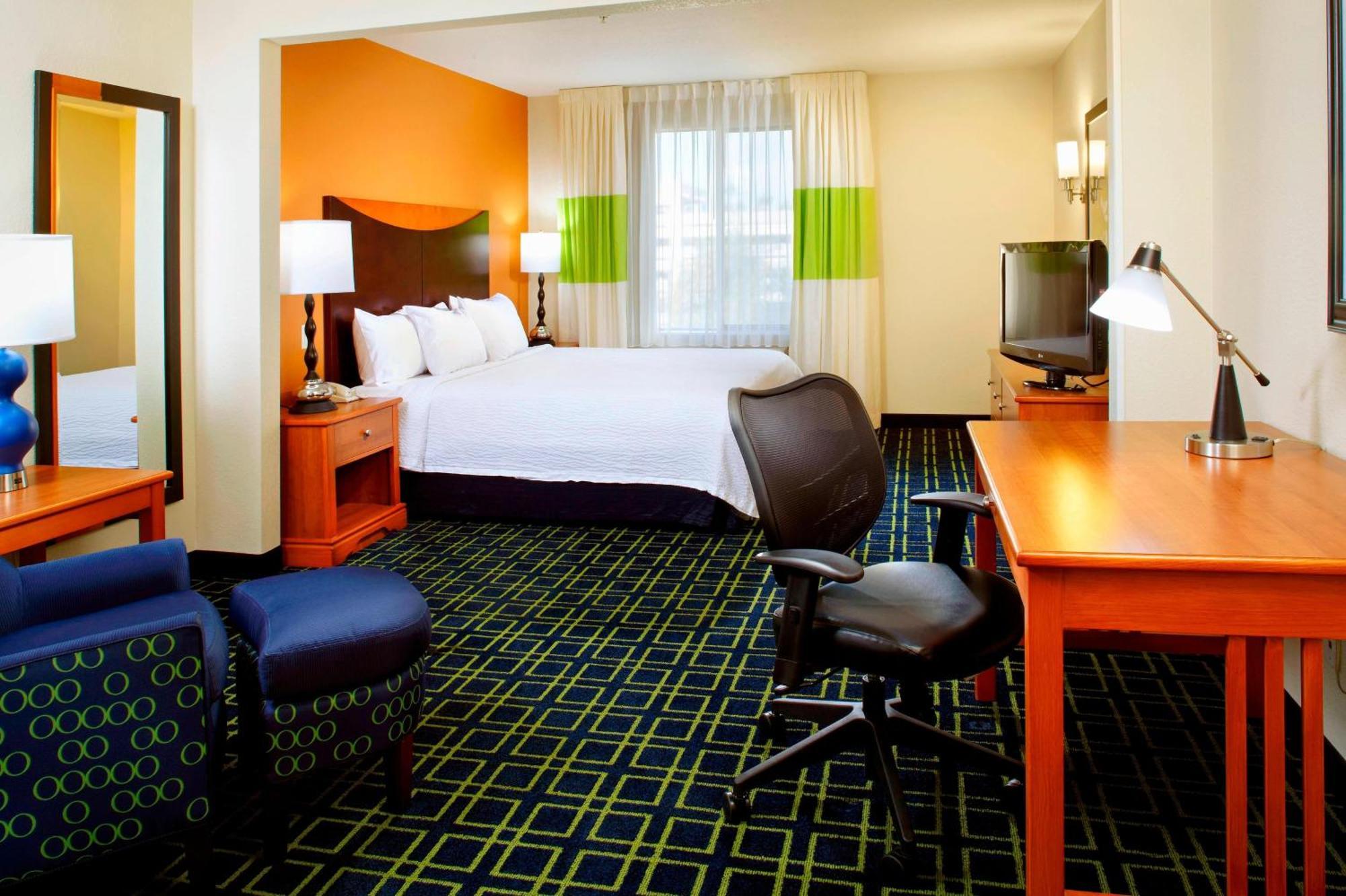 King Room Bathtub Mobility Access