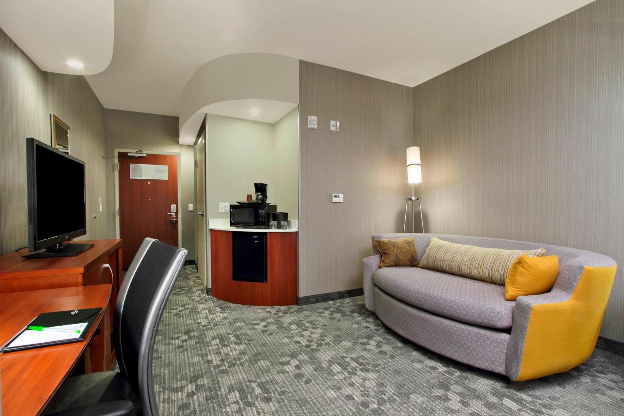 Queen Room Two Queen Beds Bathtub Sofa Bed Mobility Access