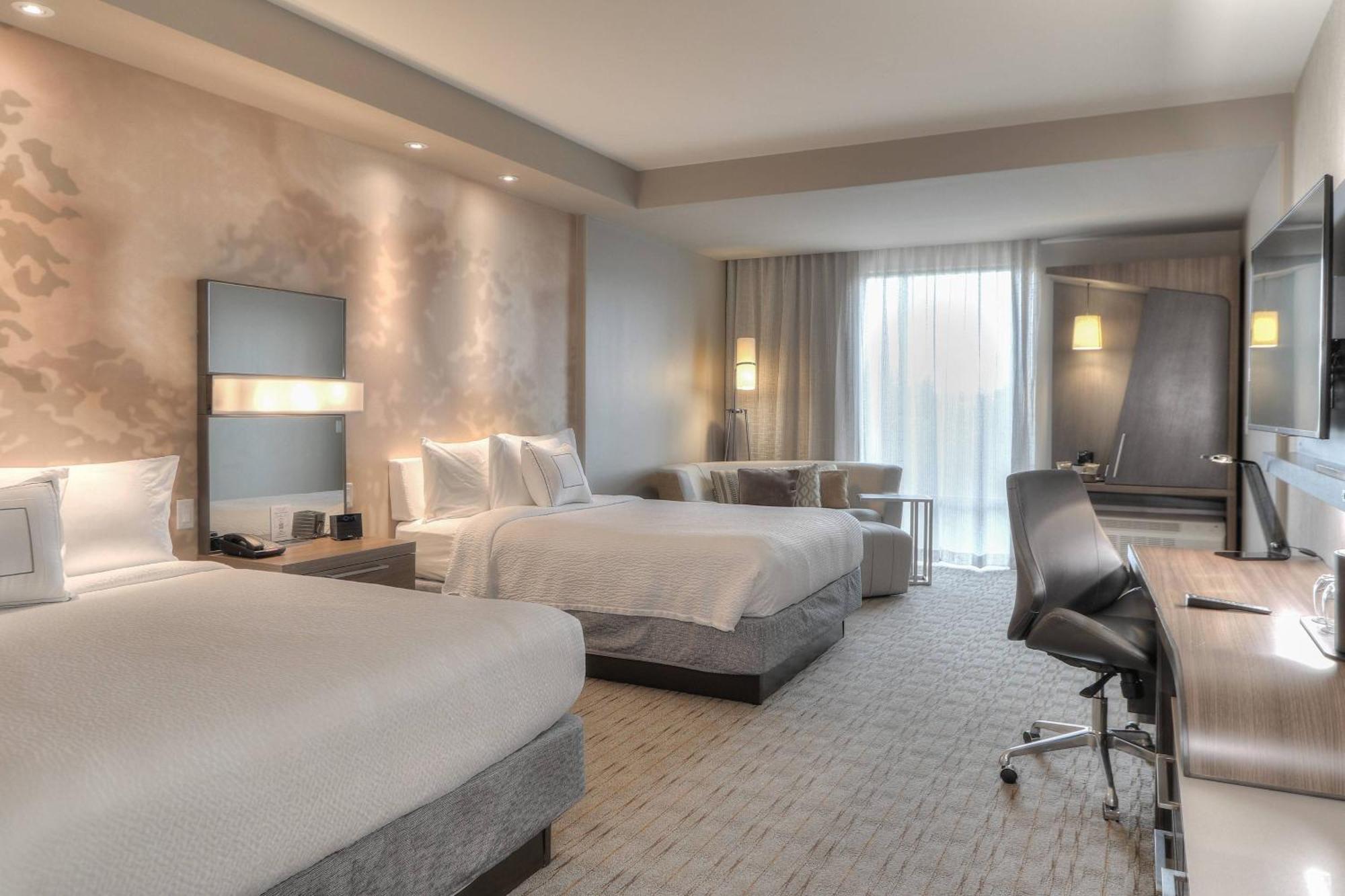 Queen Room Two Queen Beds Mountain View Sofa Bed