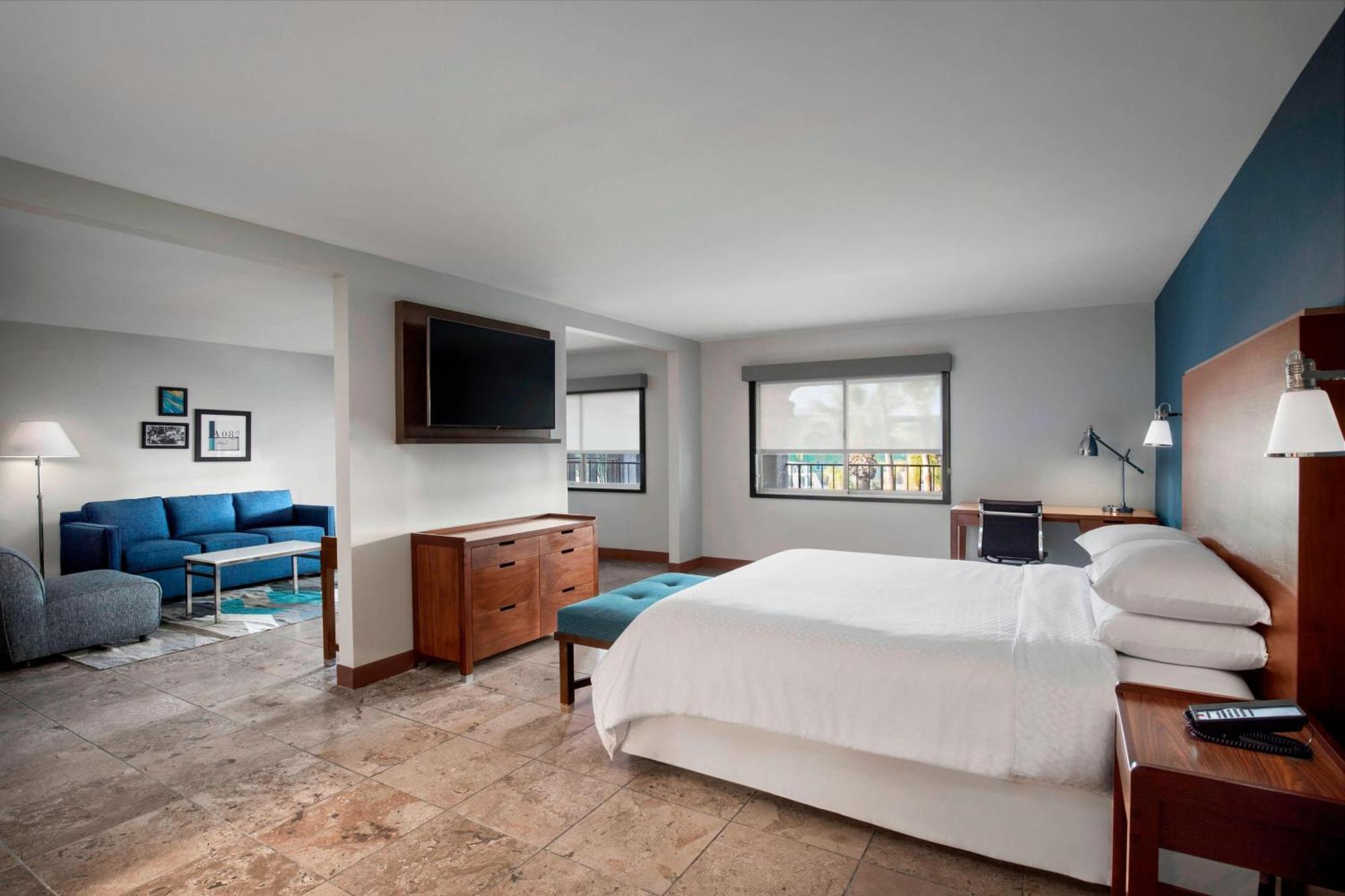King Suite Pool View Mobility Accessible Roll Shower