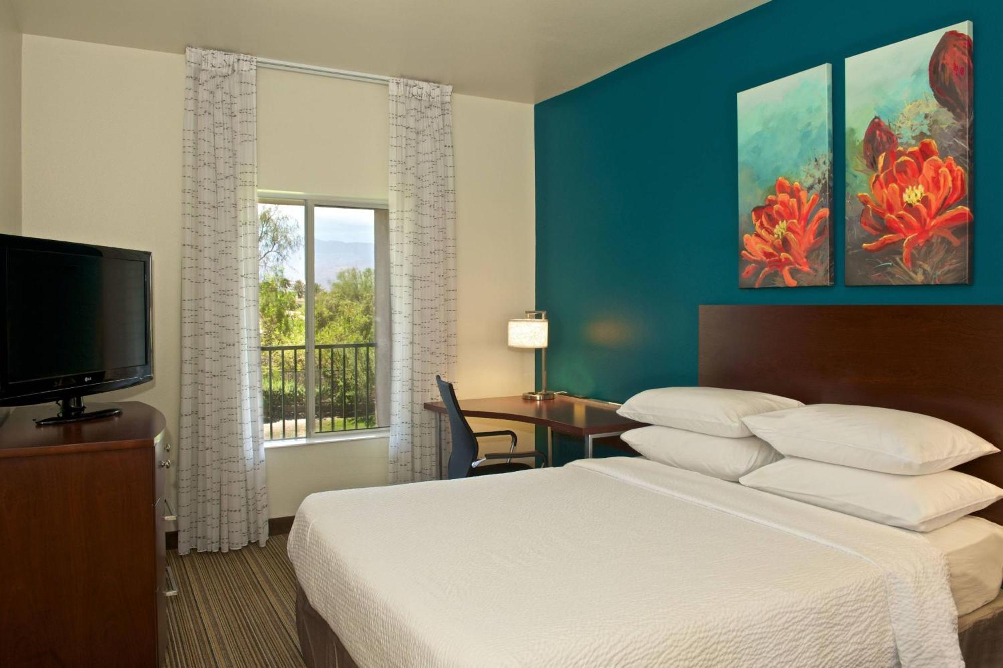 Two-Bedroom Queen Suite