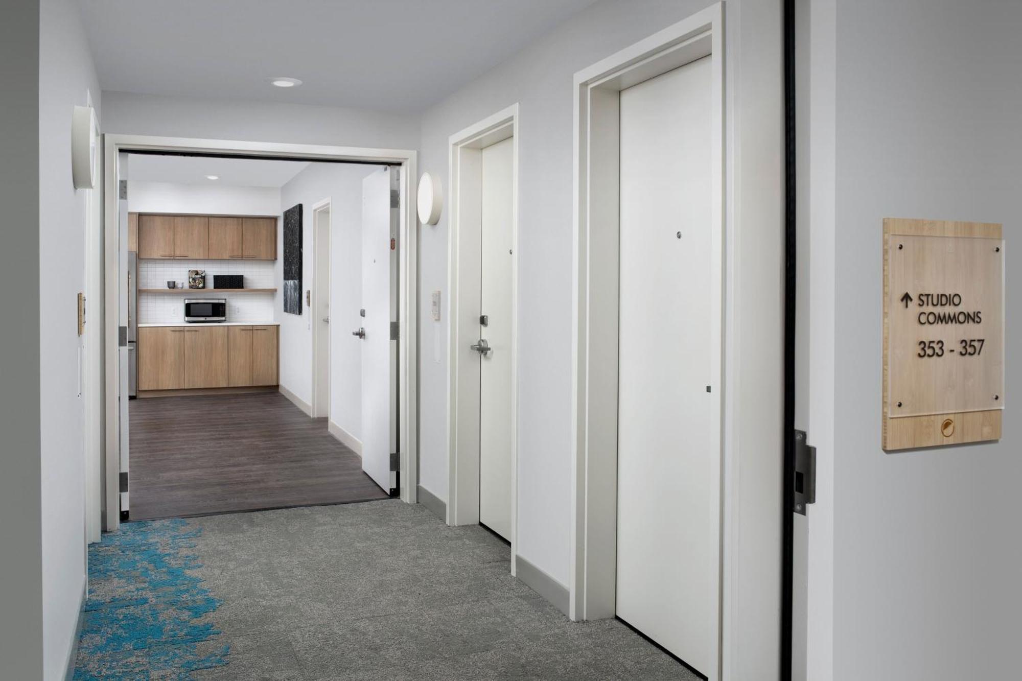 Studio Commons Connector 1 Bedroom Suite 1 King Sofa bed