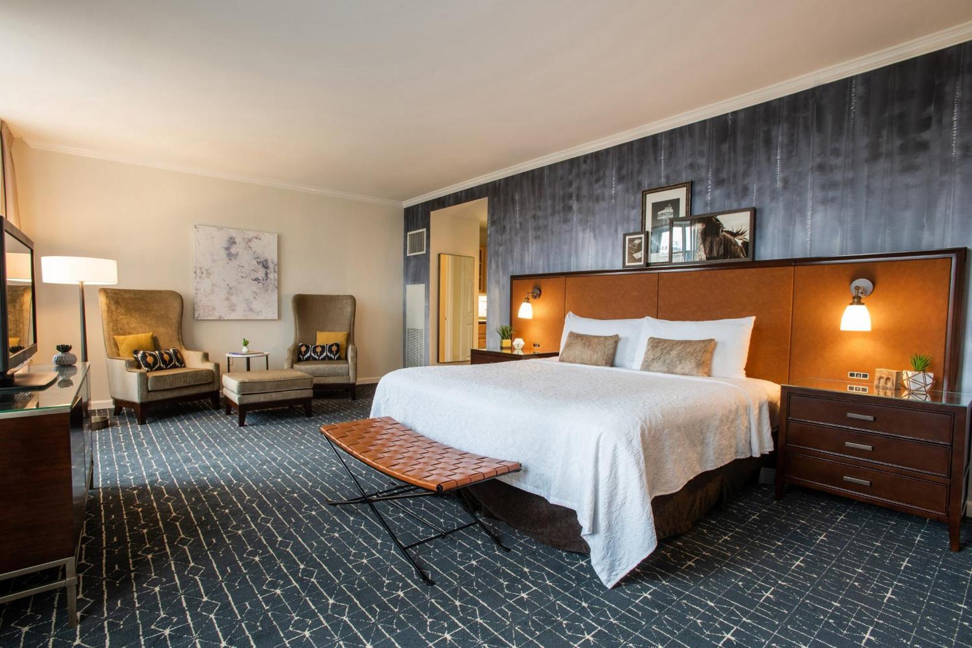 One Bedroom King Suite City View