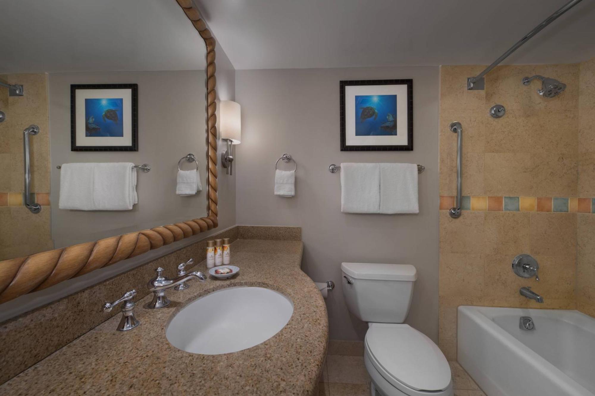 One-Bedroom King Suite Garden View Non Connecting