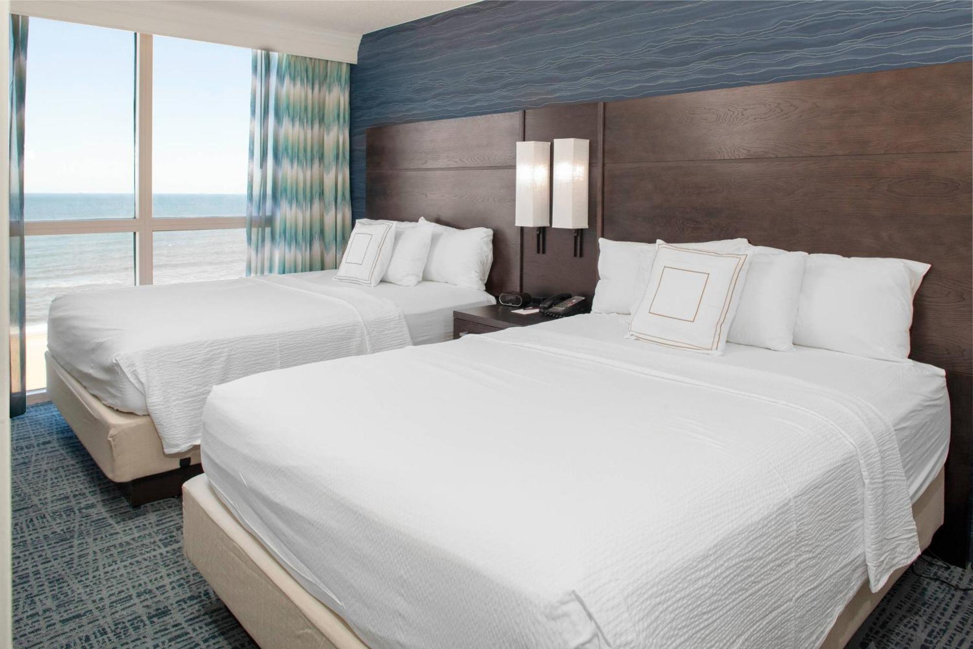 One-Bedroom Oceanfront Residential Queen Suite Two Queen Beds Sofa Bed Mobility Accessible Tub