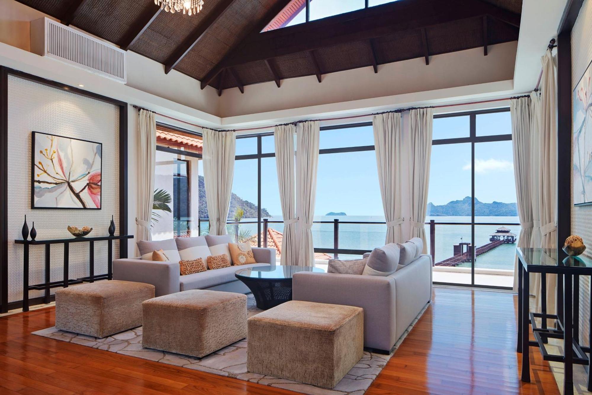 Five-Bedroom Villa Private Pool Ocean View