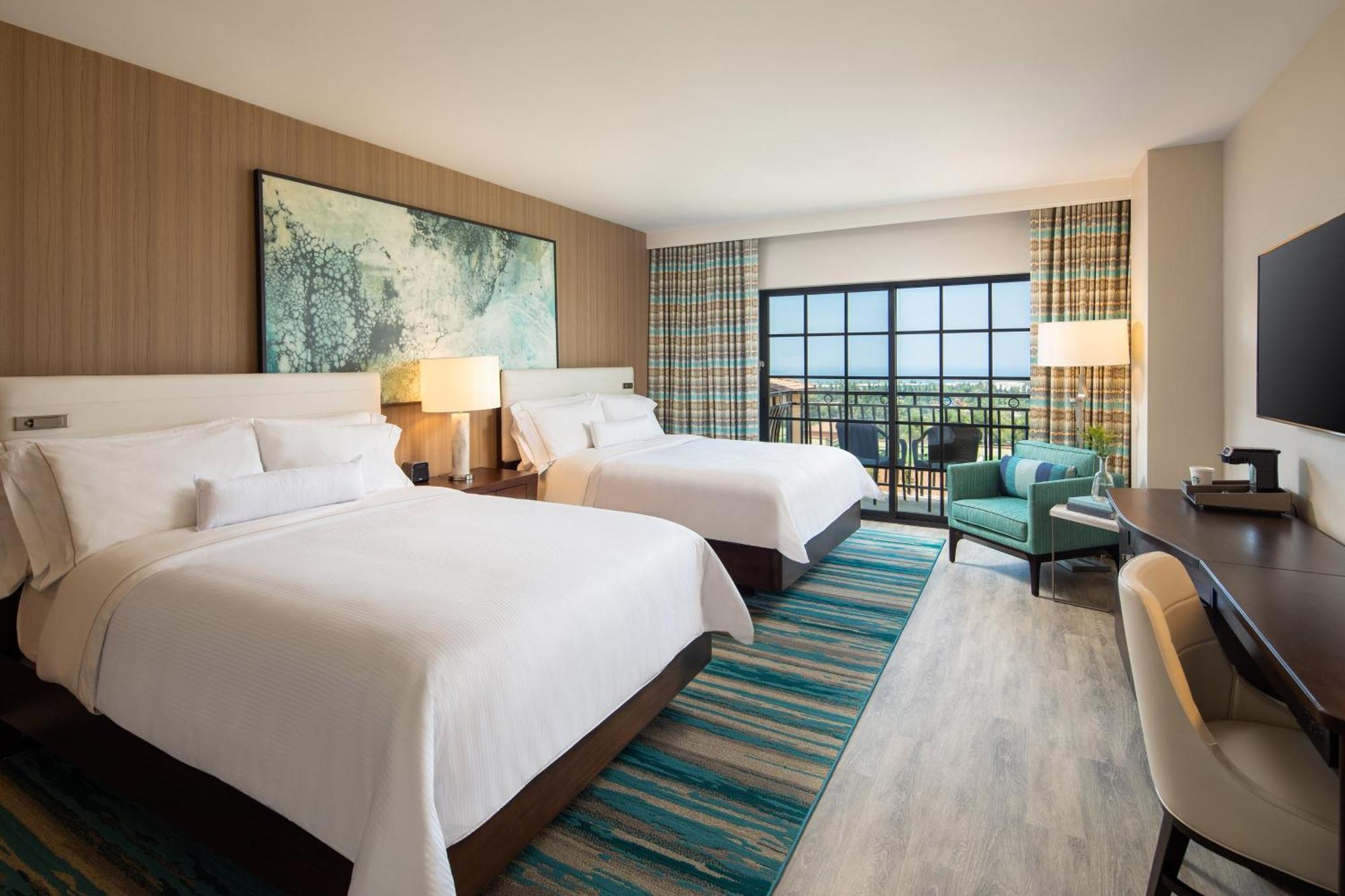 Premium Guest room 2 Queen Coastline view Balcony