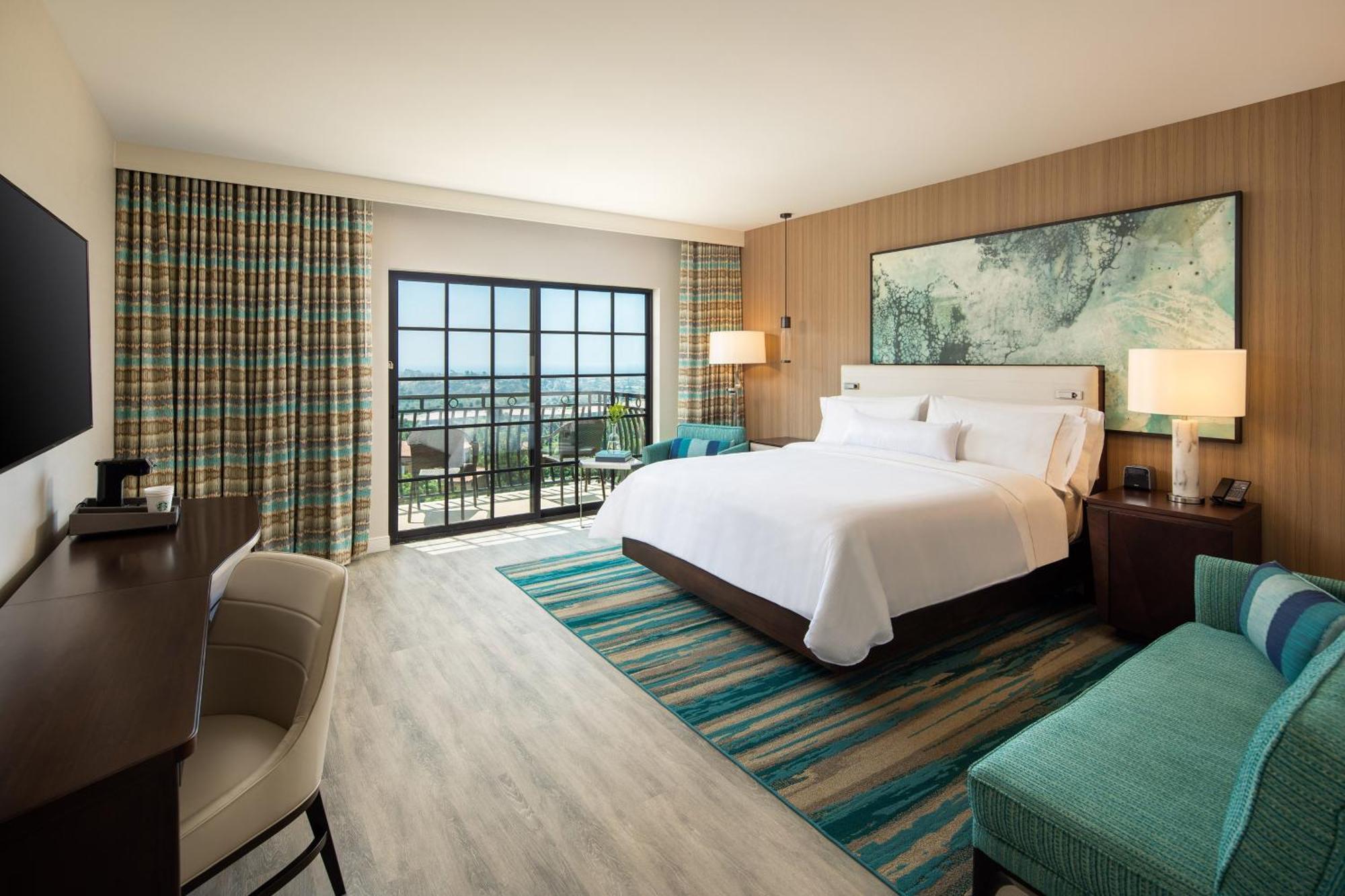 Premium Guest room 1 King Coastline view Grand View Balcony
