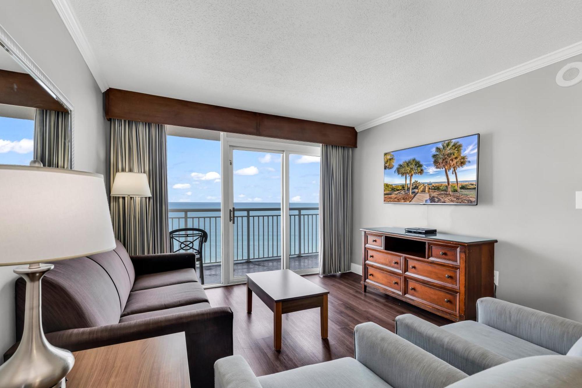 Three-Bedroom Apartment Sea View