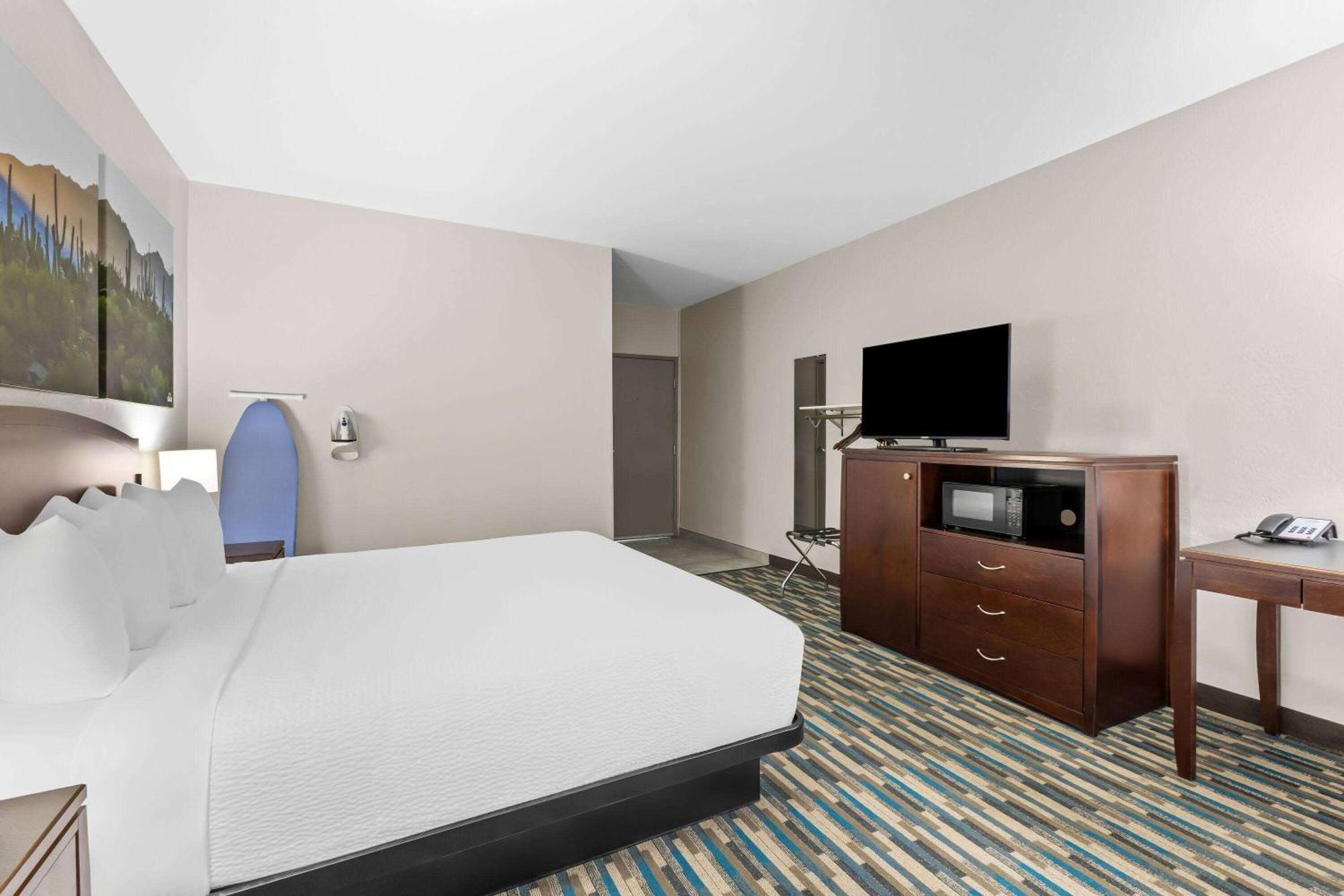 King Room Disability Access or Non-Smoking No Pets Allowed
