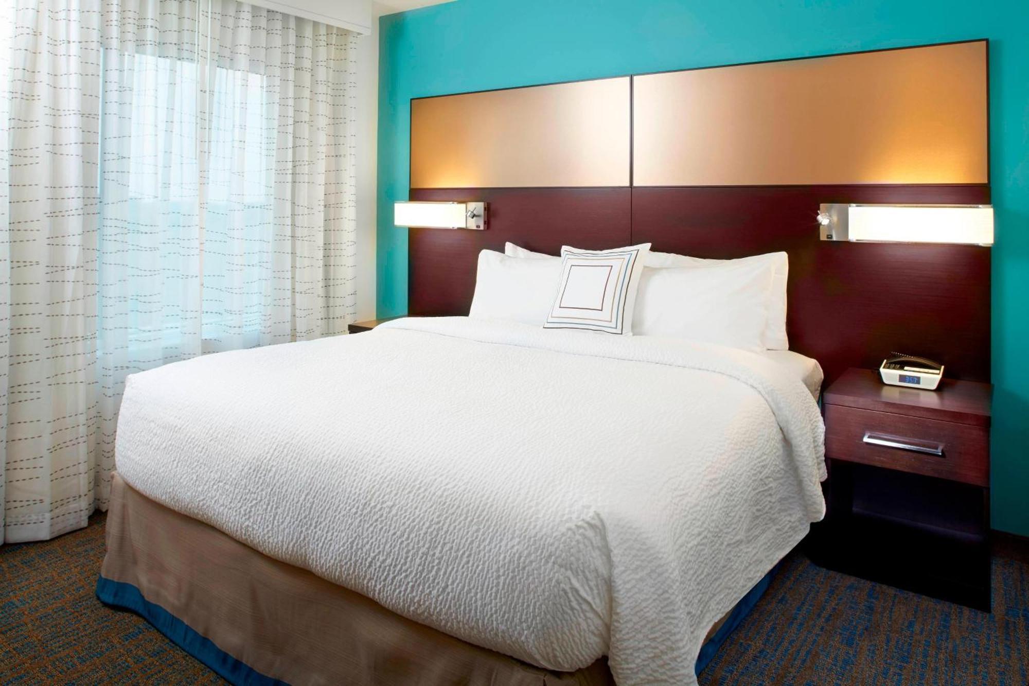 One-Bedroom King Suite