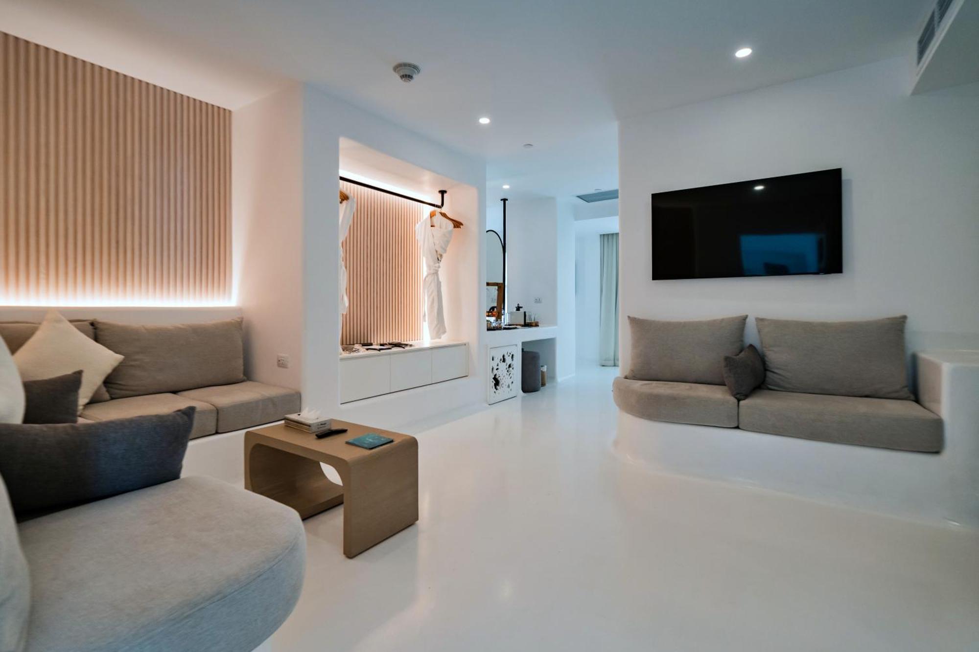 Apartament typu Suite „The Party Never Ends" z basenem