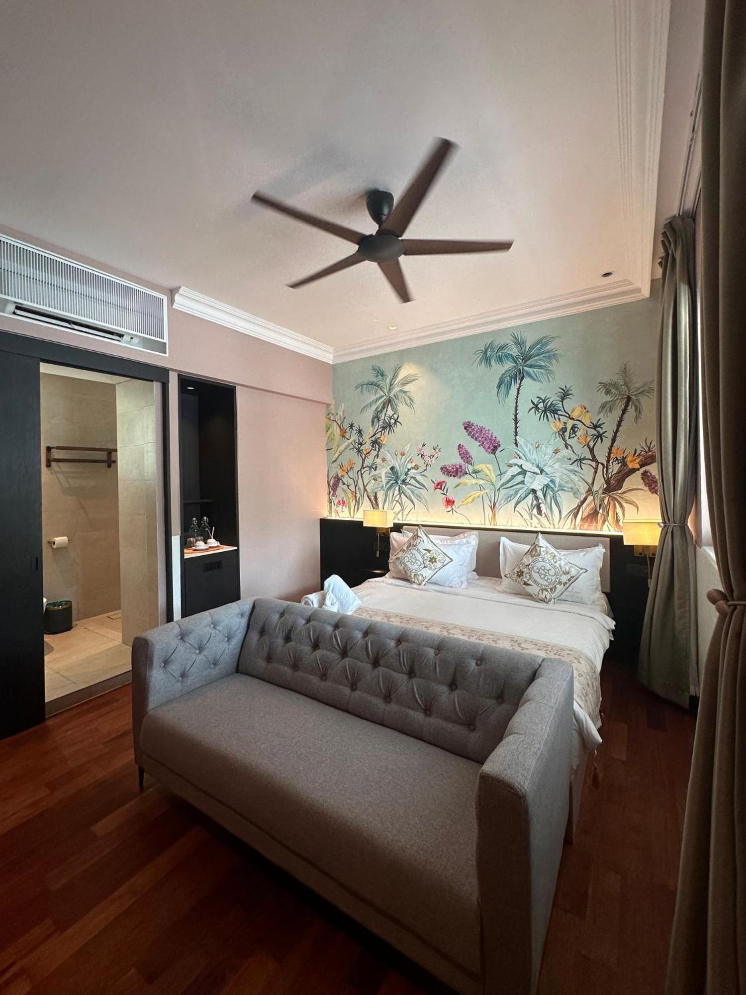 Deluxe King Suite
