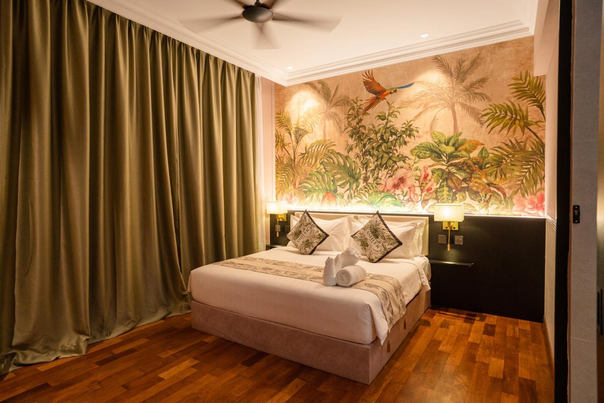 Deluxe King Suite