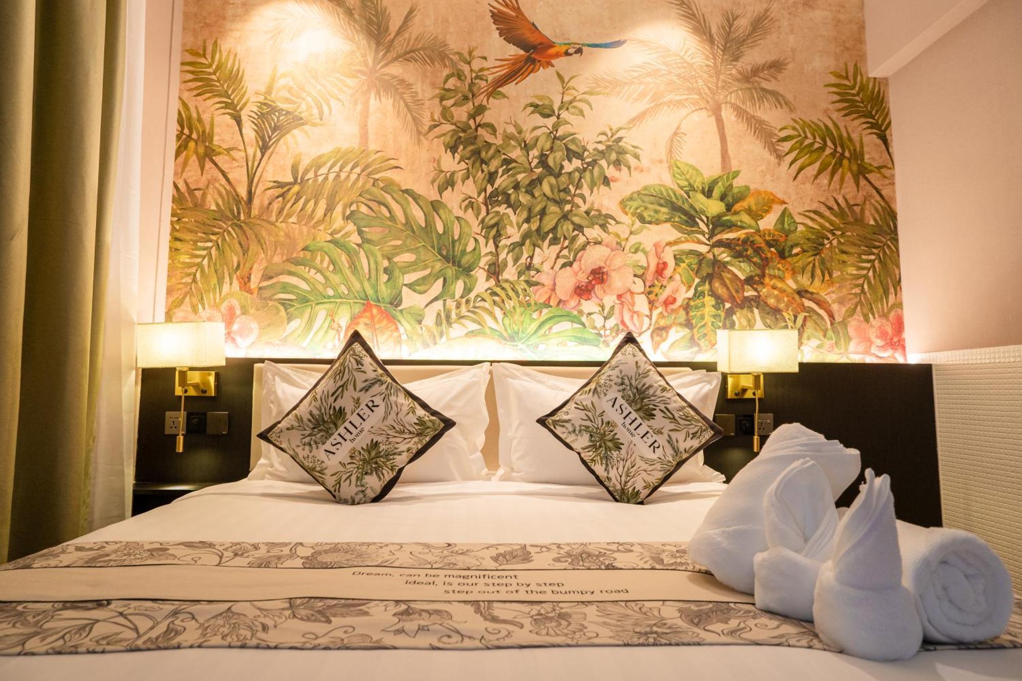 Deluxe King Suite