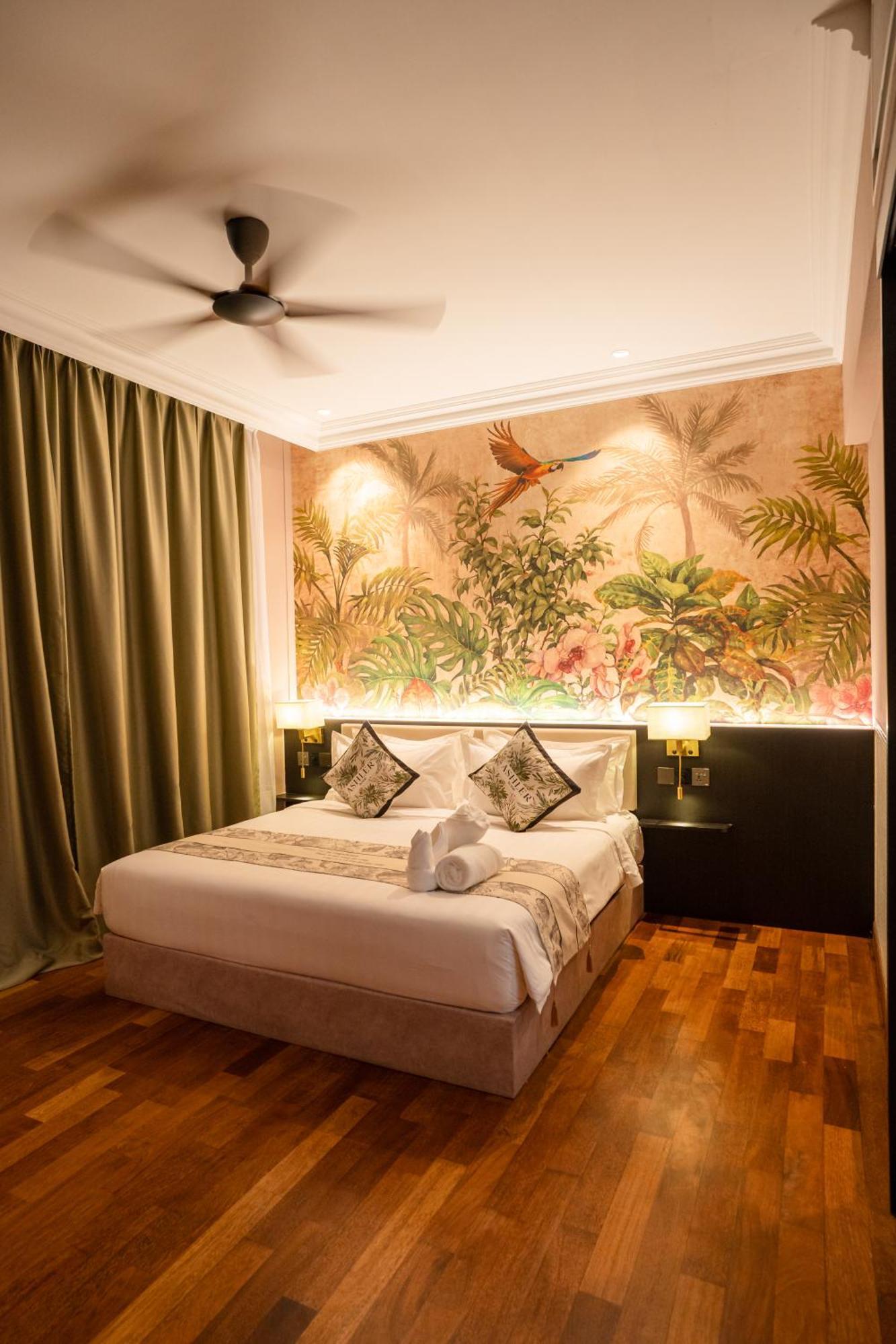 Deluxe King Suite