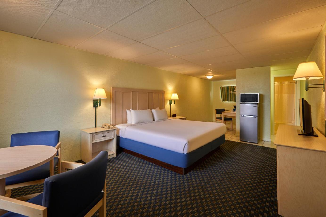 Classic Room King Northside No Beach View