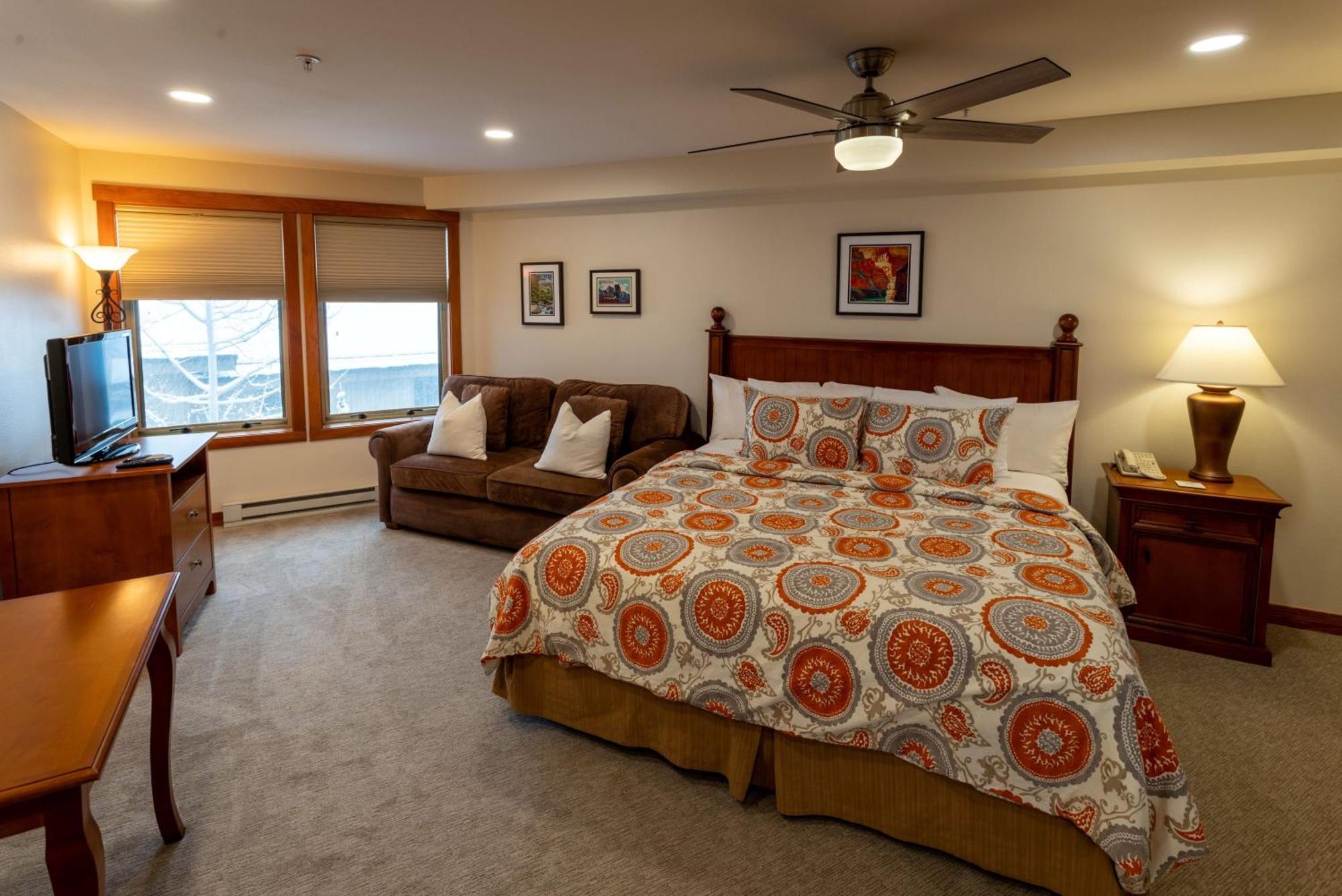 Studio Apartment