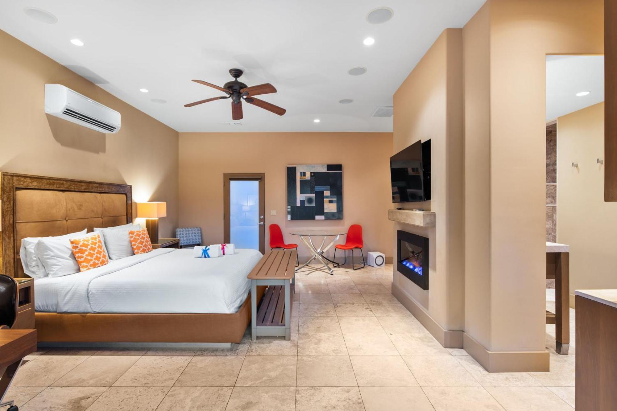 King Suite Spa Bath