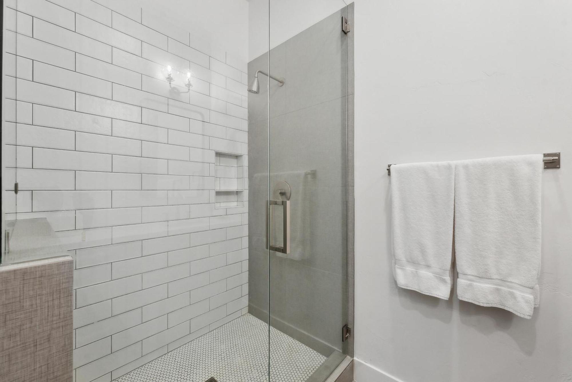 Three-Bedroom Deluxe Apartment