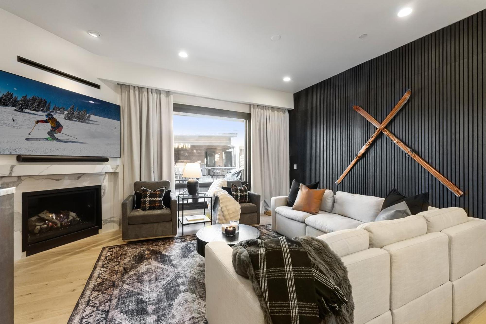 Three-Bedroom Deluxe Apartment