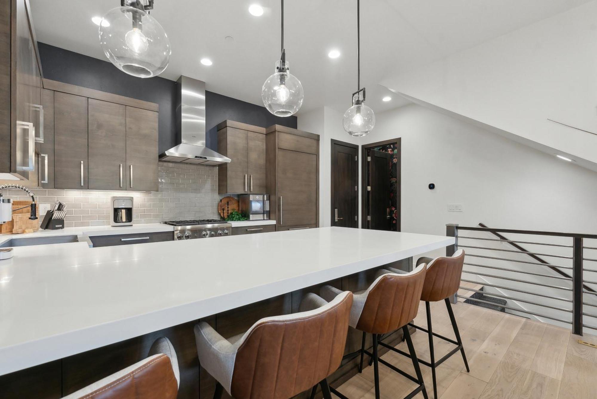 Three-Bedroom Deluxe Apartment