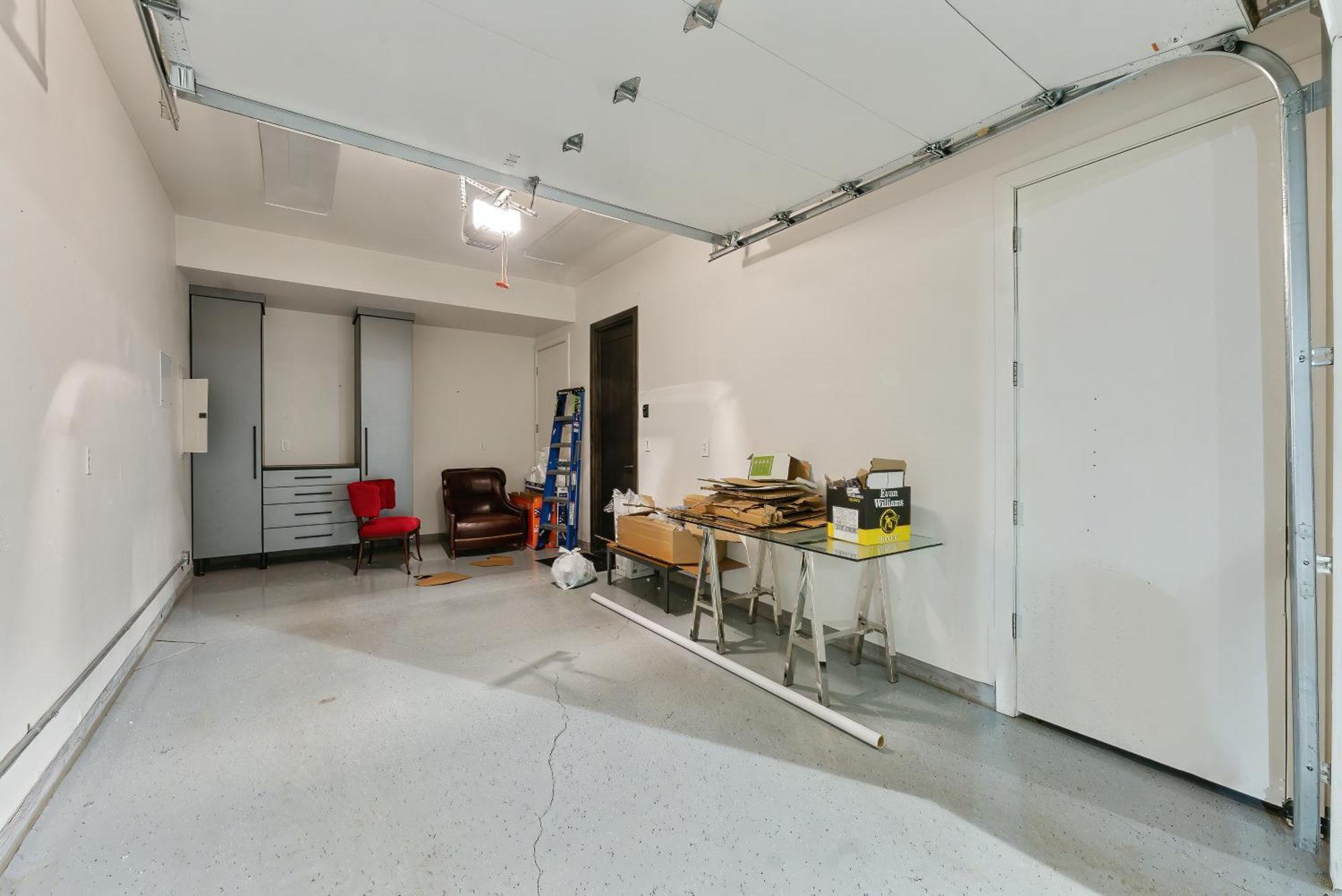 Three-Bedroom Deluxe Apartment