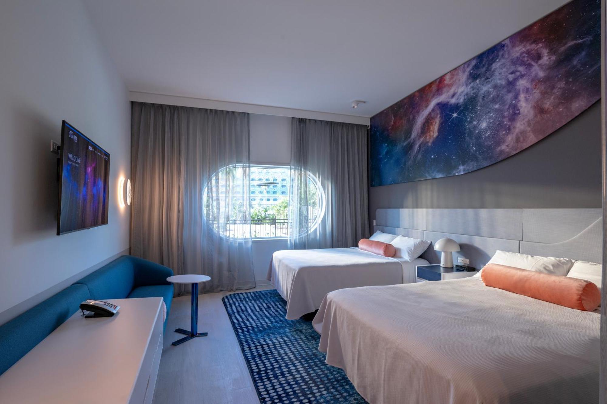 Mobility Accessible Pool View Standard Room w or ADA tub Includes Early Park Admission*