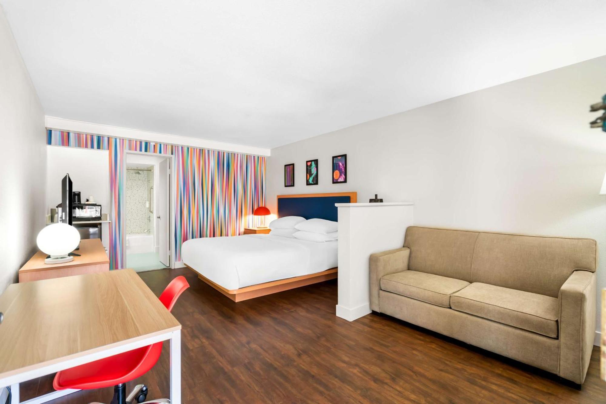 Junior King Suite Non-Smoking