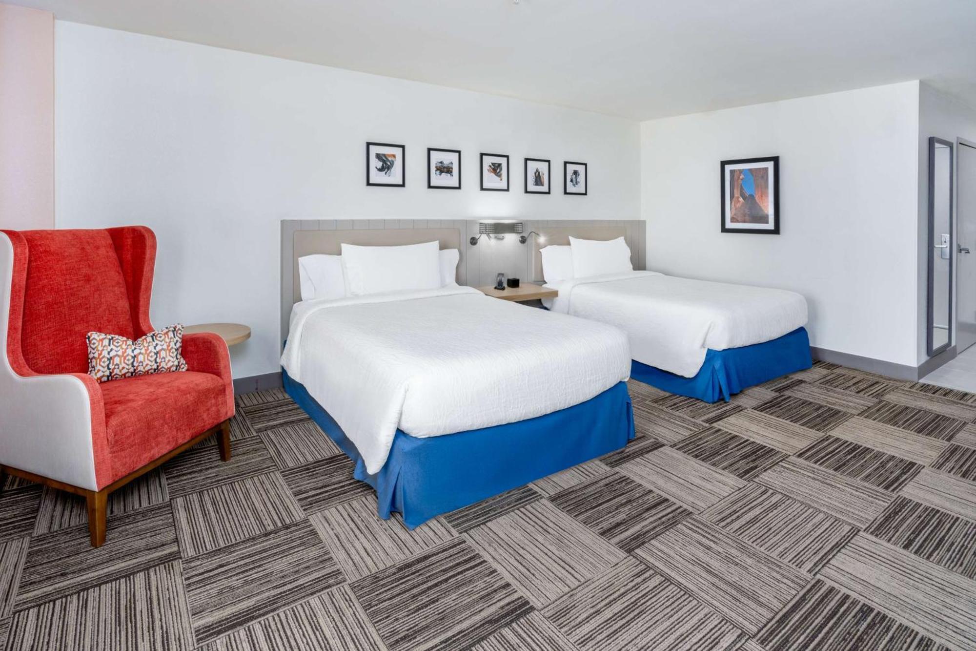 Queen Room Two Queen Beds Hearing Accessible