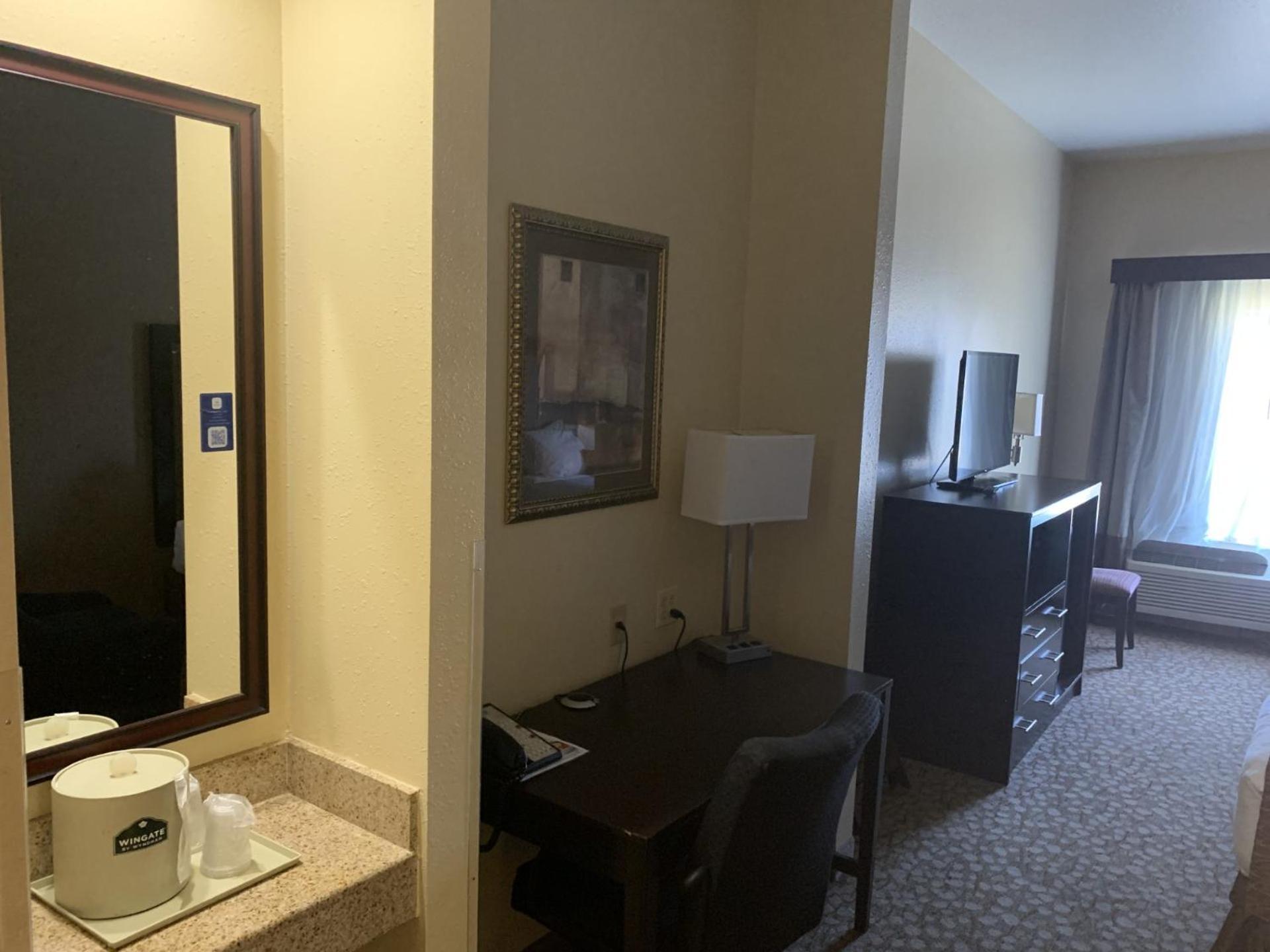Deluxe King Studio Suite Non-Smoking