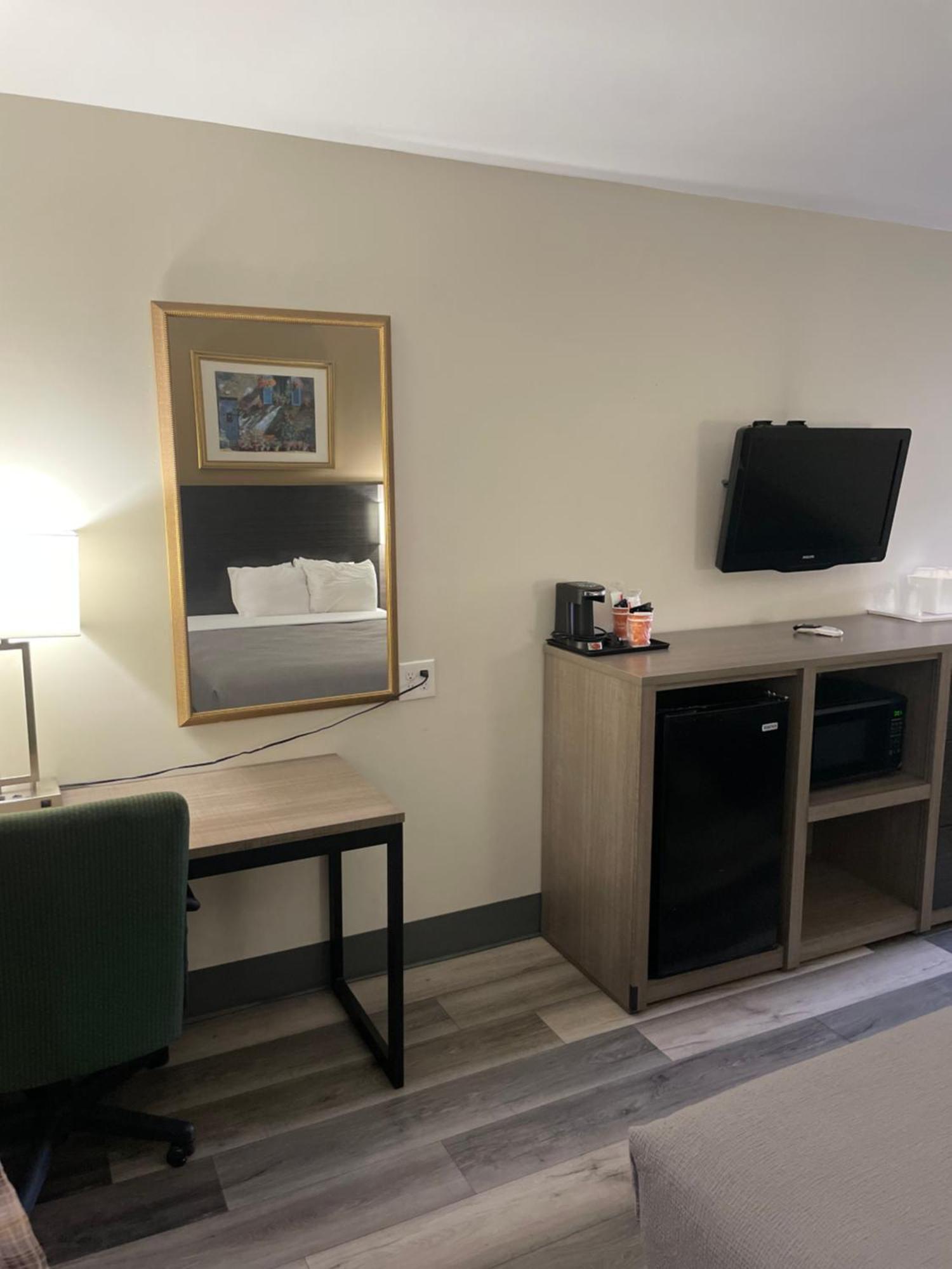 Queen Room Two Queen Beds Disability Access or Non-Smoking