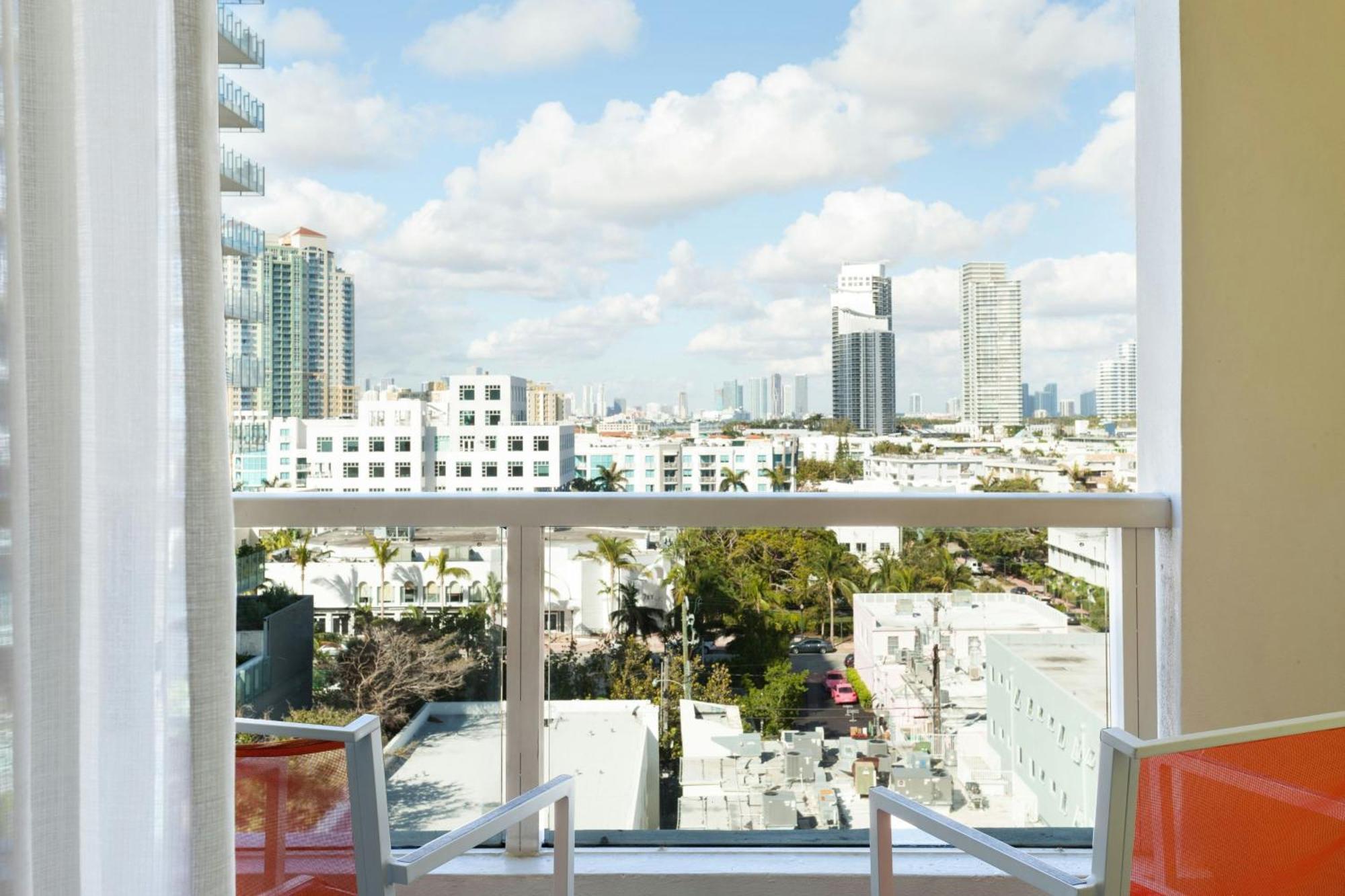 King Room Skyline View Adapted Tub Mobility Hearing Accessible