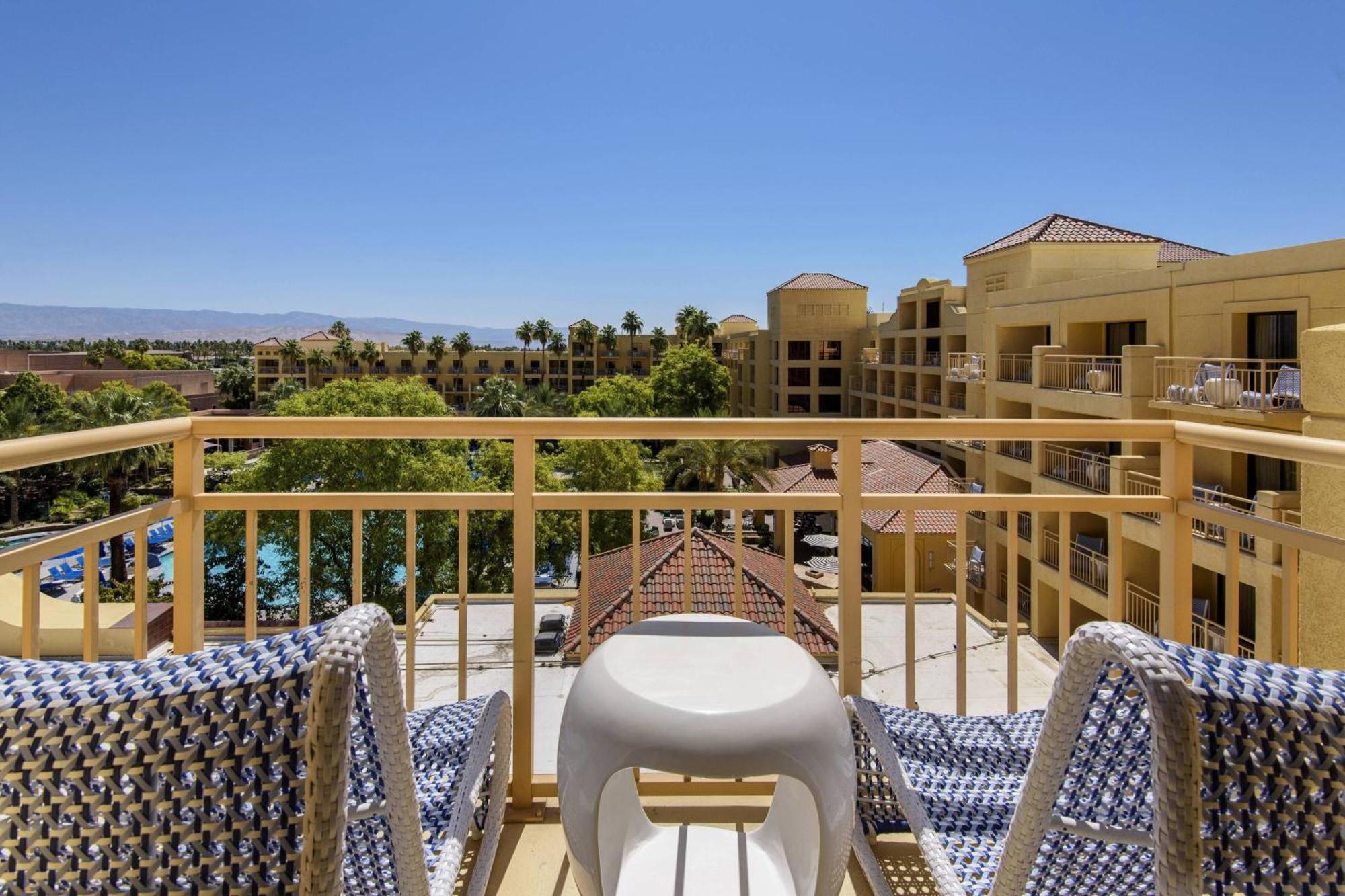 King Guest Room Poolside View No Resort Fees