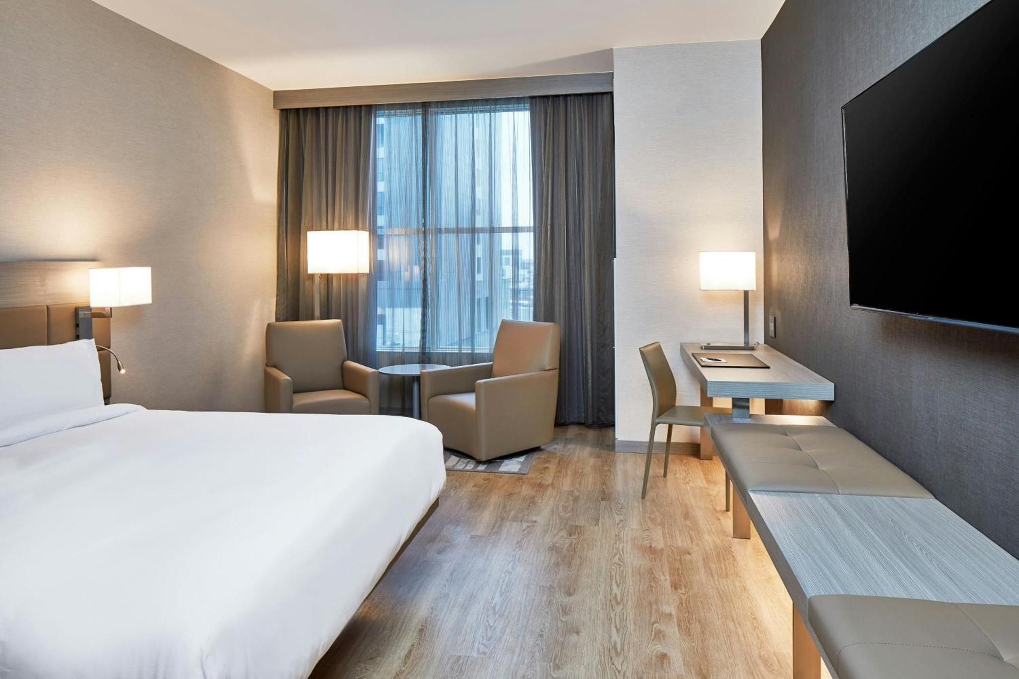 Guest room 1 King High floor