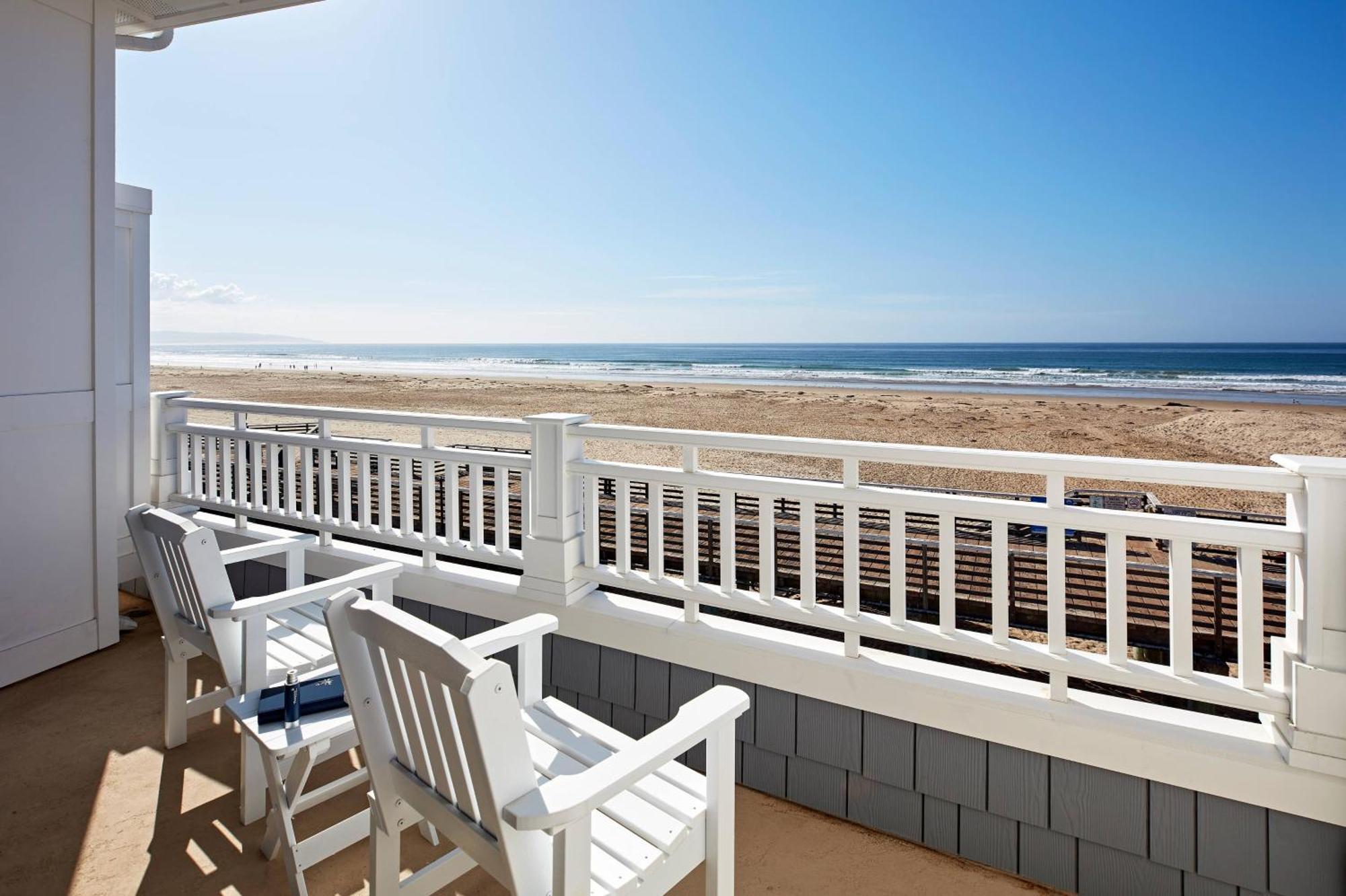 Premium Guest room 2 Queen Sofa bed Ocean view Balcony