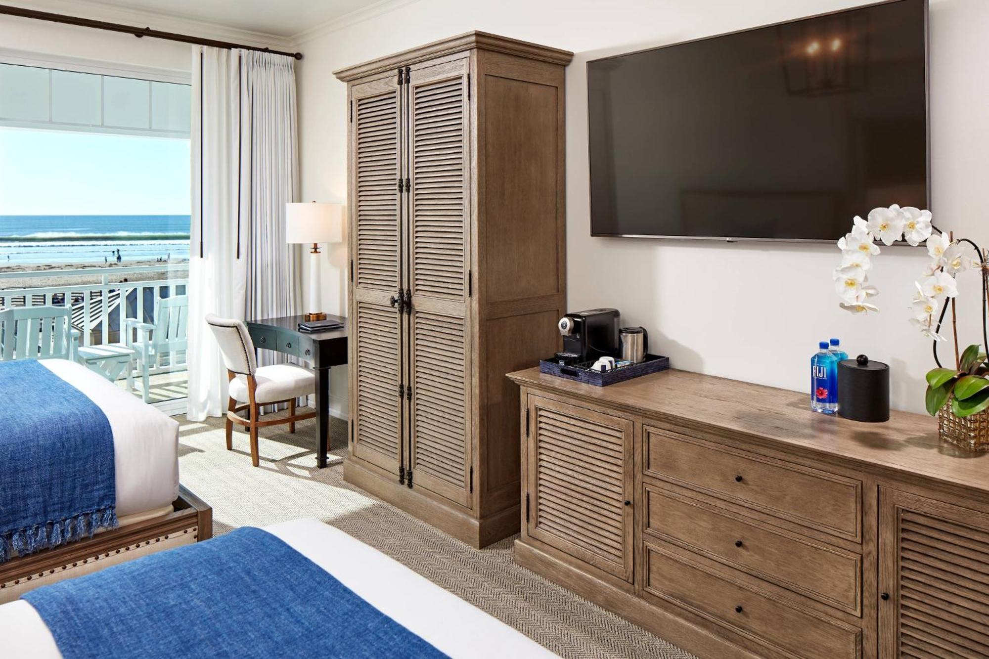 Premium Guest room 2 Queen Sofa bed Ocean view Balcony
