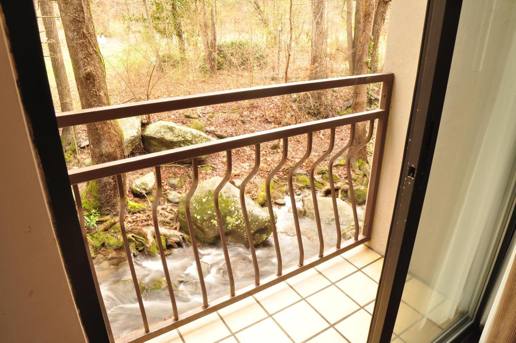 Double Queen Room Balcony No Pets