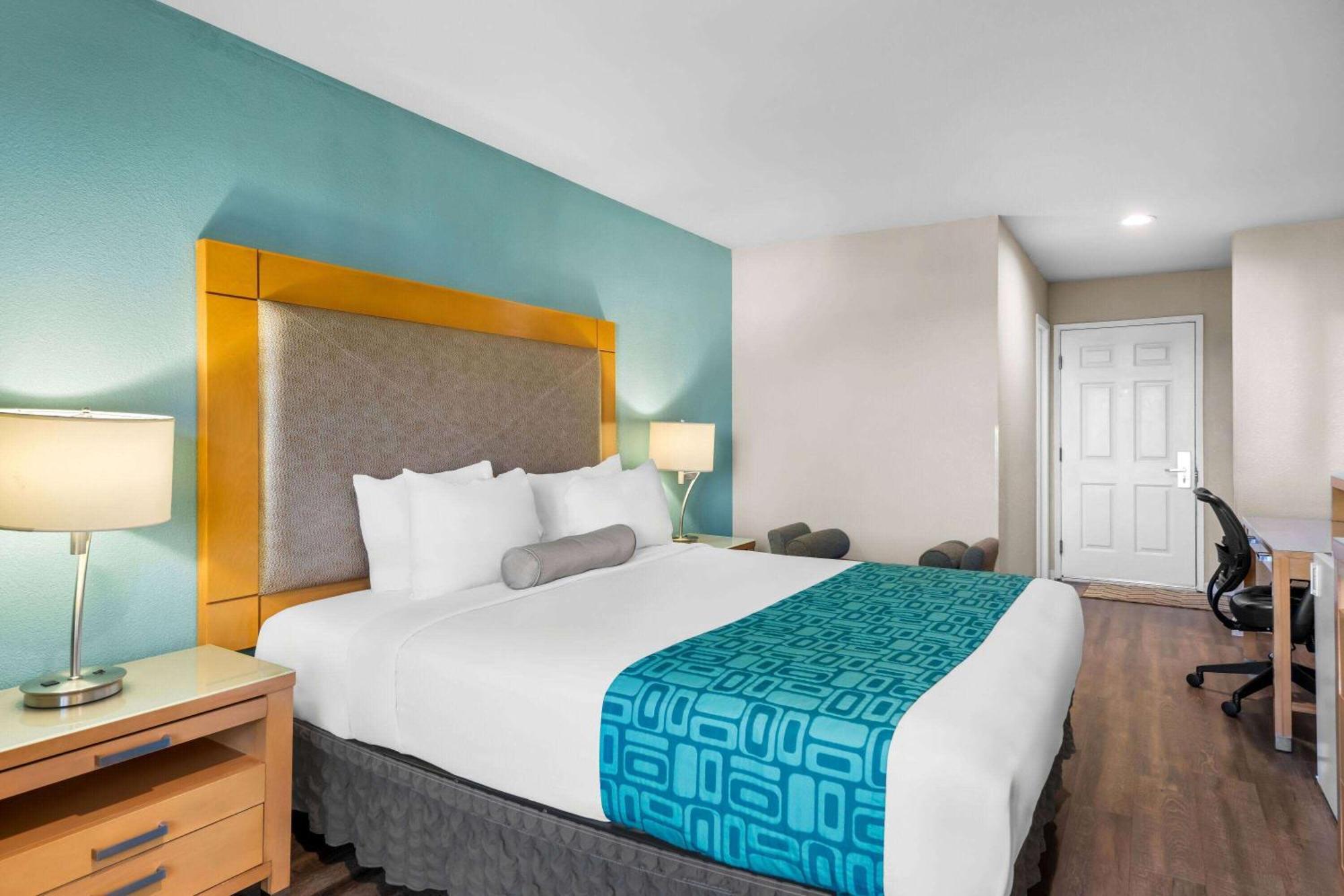 King Room Ocean View Non-Smoking