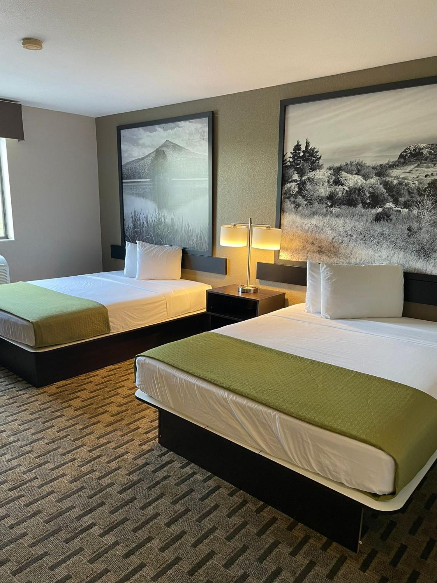 Queen Room Two Queen Beds Non-Smoking